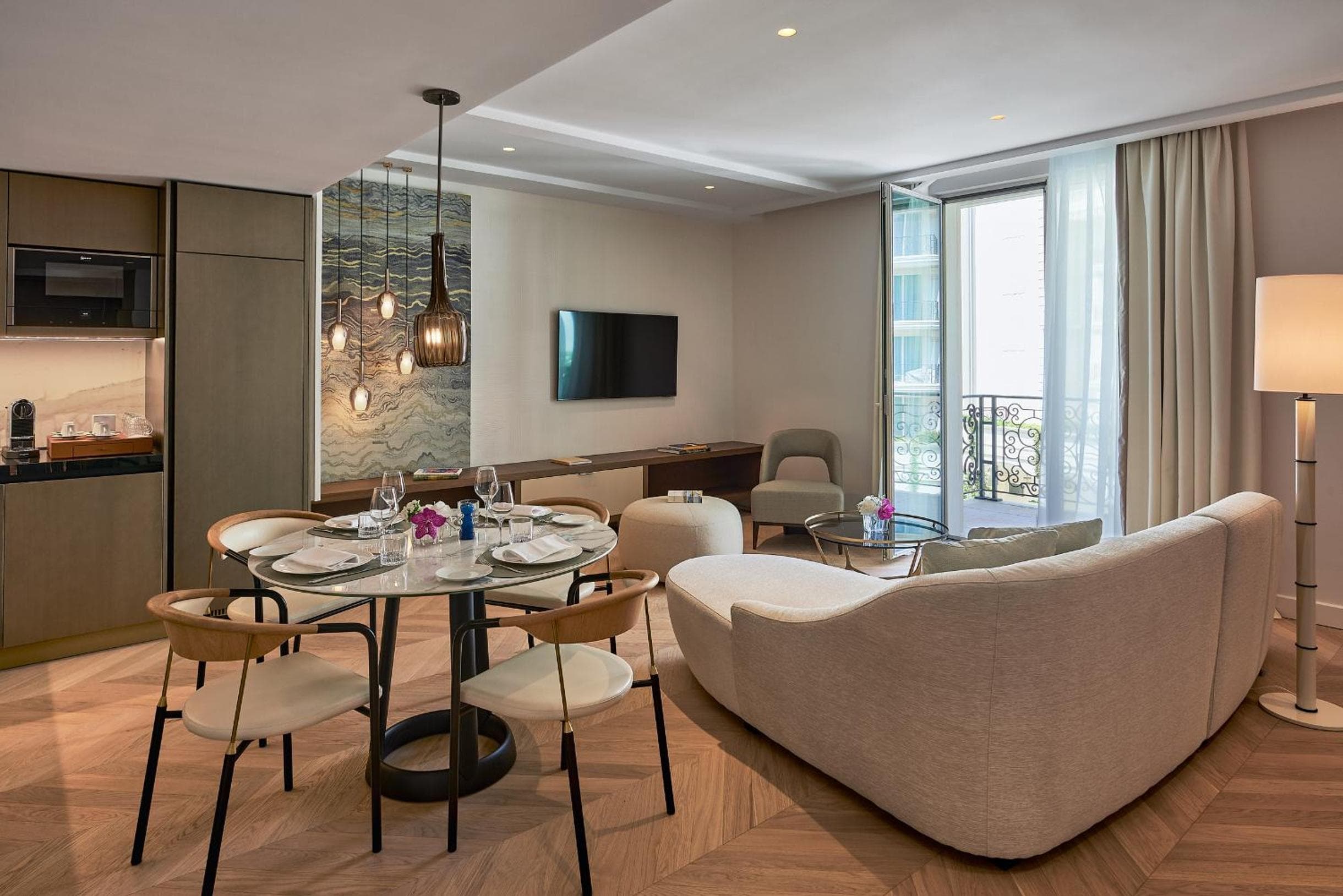 Carlton Cannes, un hotel regente — 2