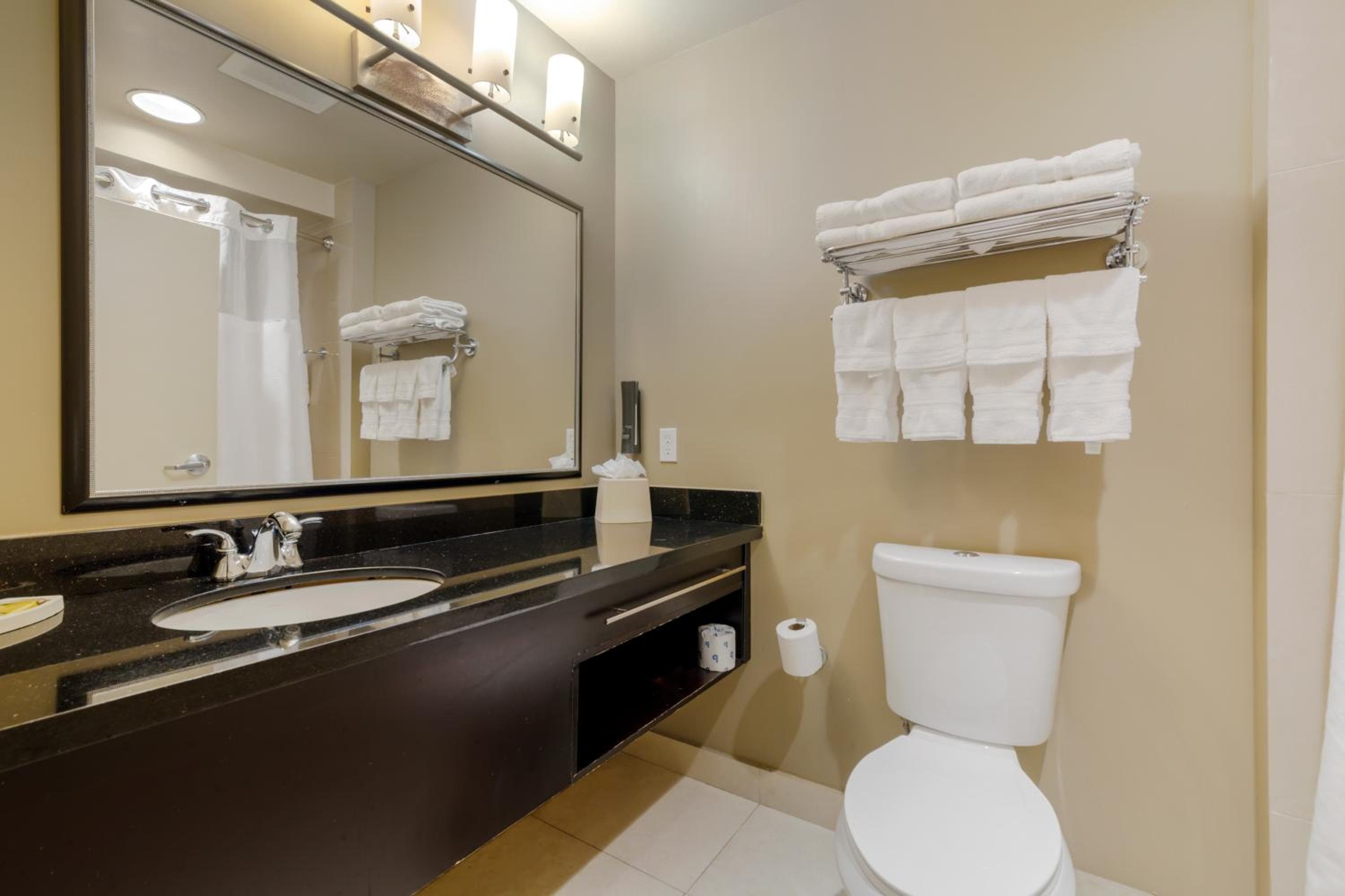 Best Western Plus Miami Airport North Hotel & Suites — 27
