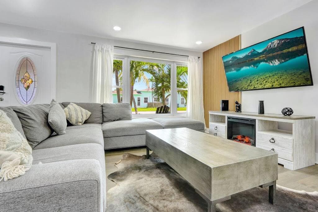 Fort Lauderdale Tropical Oasis Pool Retreat — 5