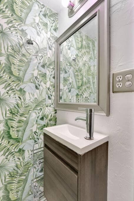 Fort Lauderdale Tropical Oasis Pool Retreat — 6