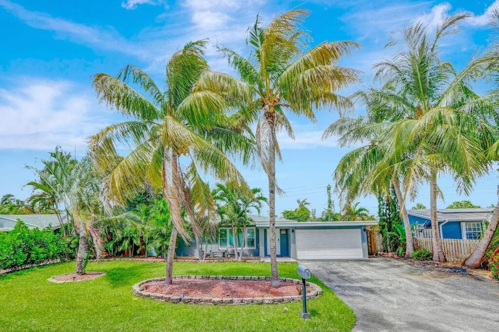 Fort Lauderdale Tropical Oasis Pool Retreat — 11