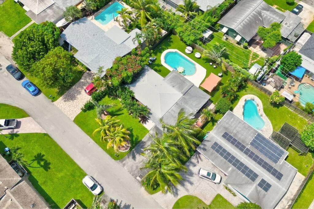 Fort Lauderdale Tropical Oasis Pool Retreat — 15