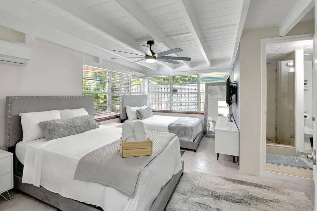 Fort Lauderdale Tropical Oasis Pool Retreat — 18