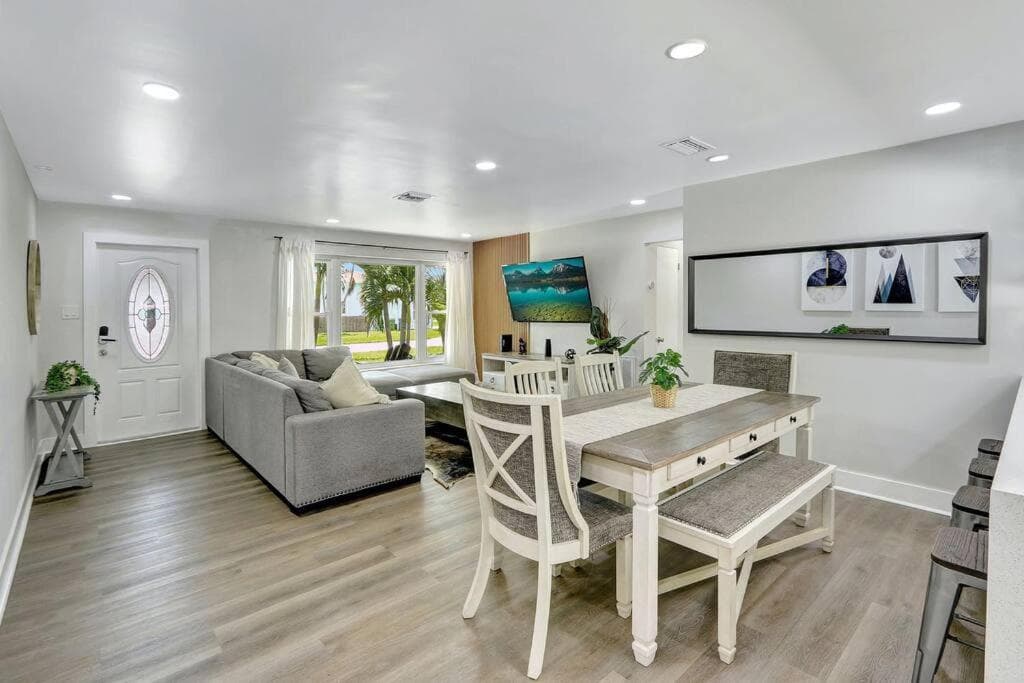 Fort Lauderdale Tropical Oasis Pool Retreat — 29