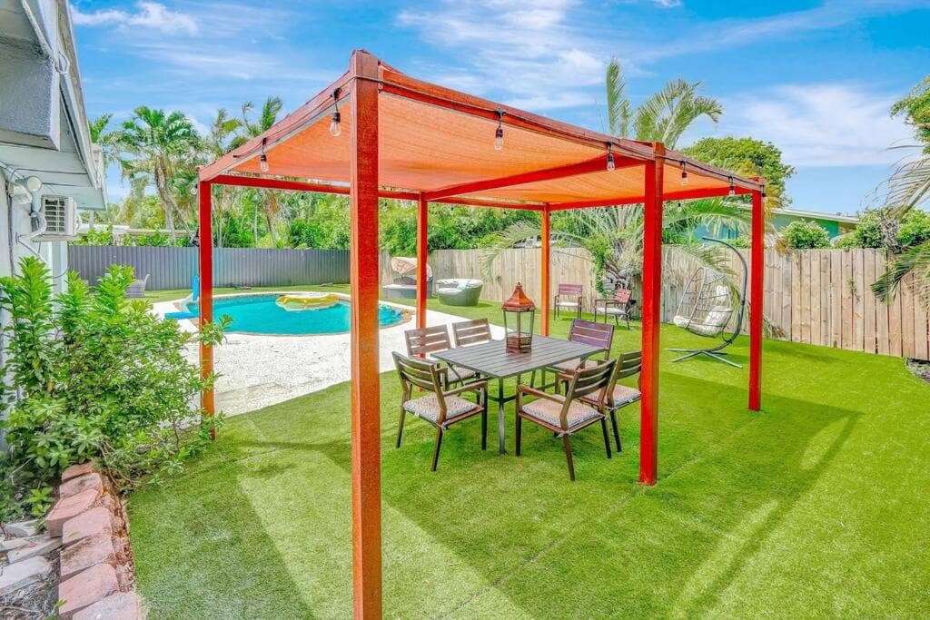 Fort Lauderdale Tropical Oasis Pool Retreat — 30