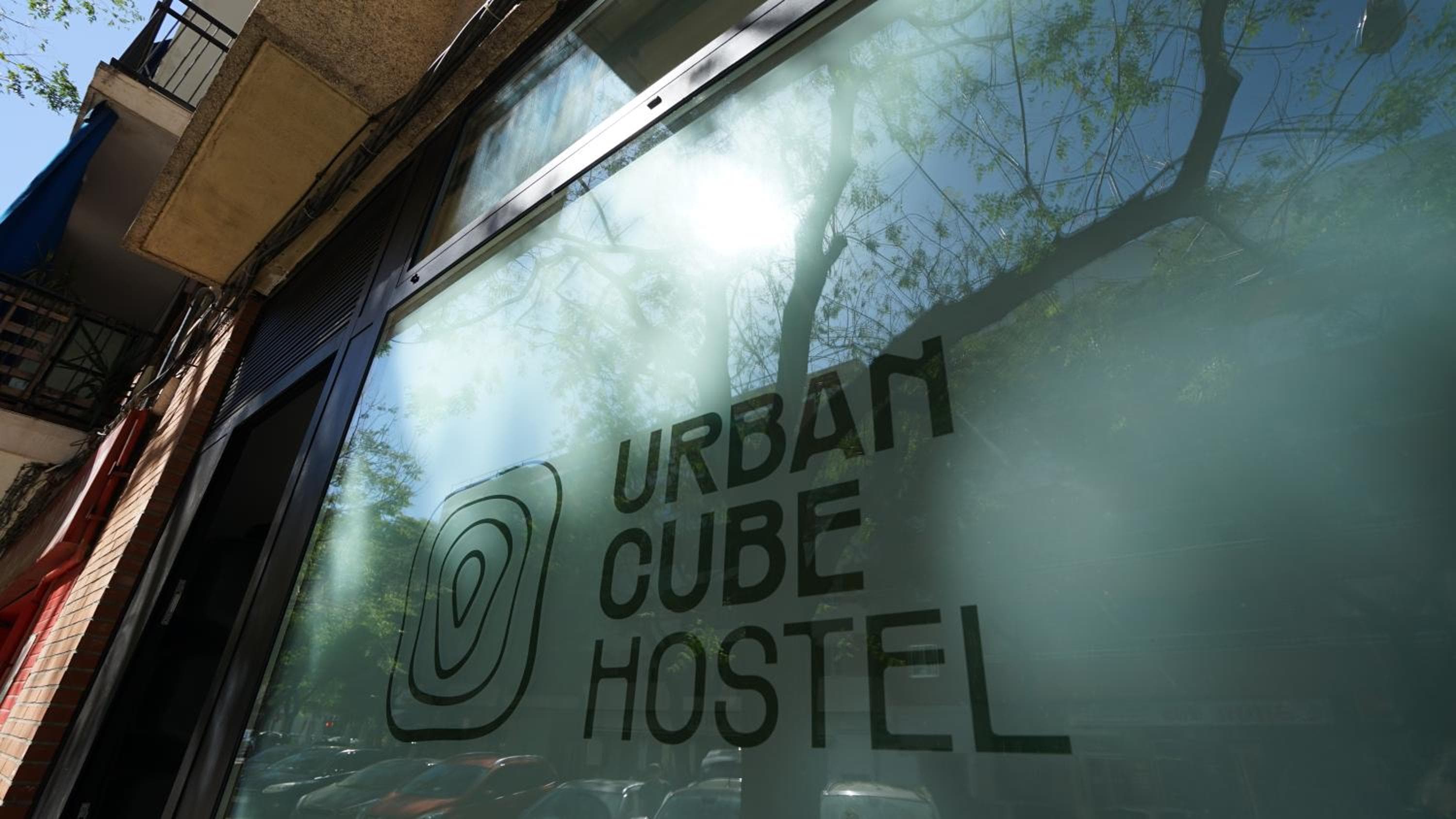 Urban Cube Hostel Sevilla — 13