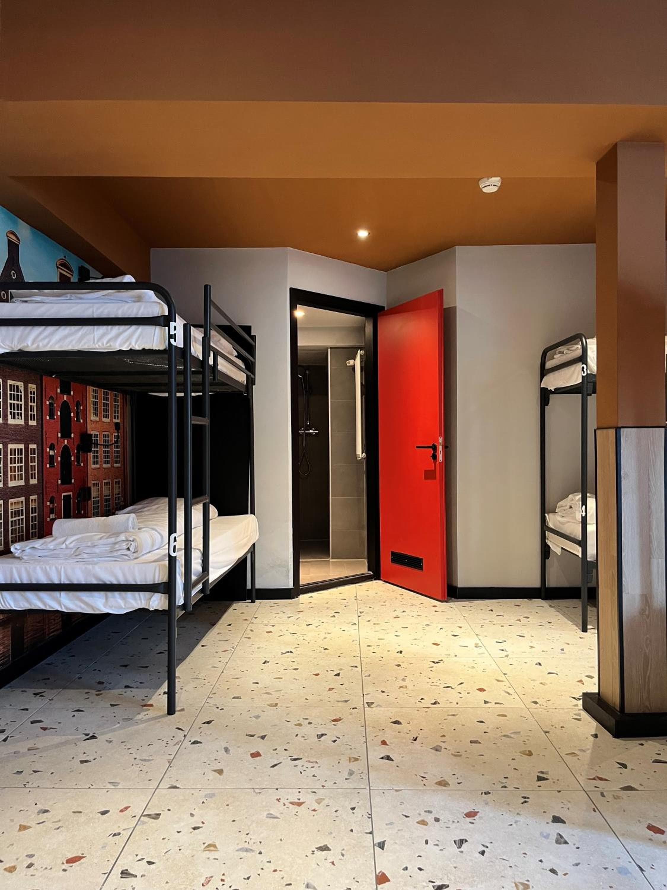 Heart of Amsterdam Hostel — 20