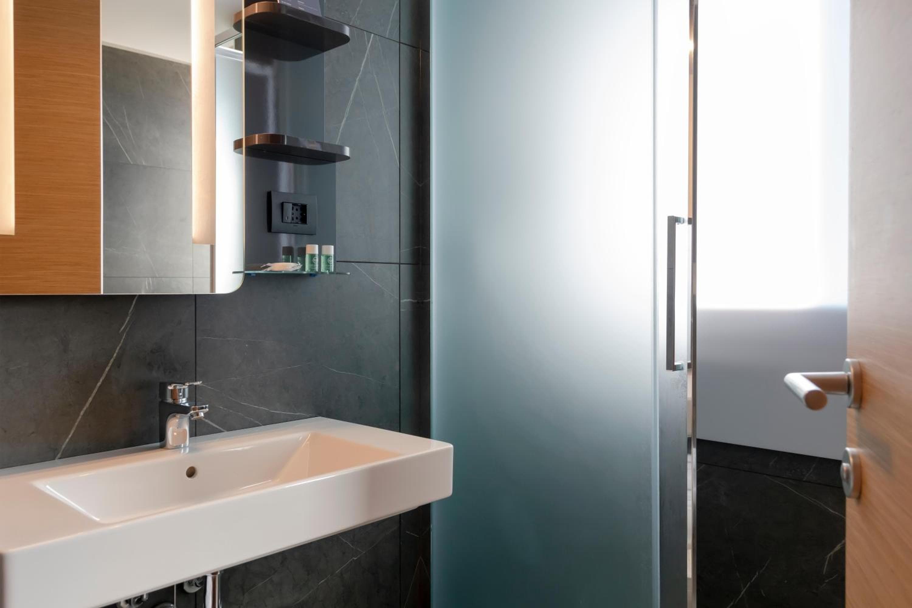 B&B Hotel Milano City Center Duomo — 12