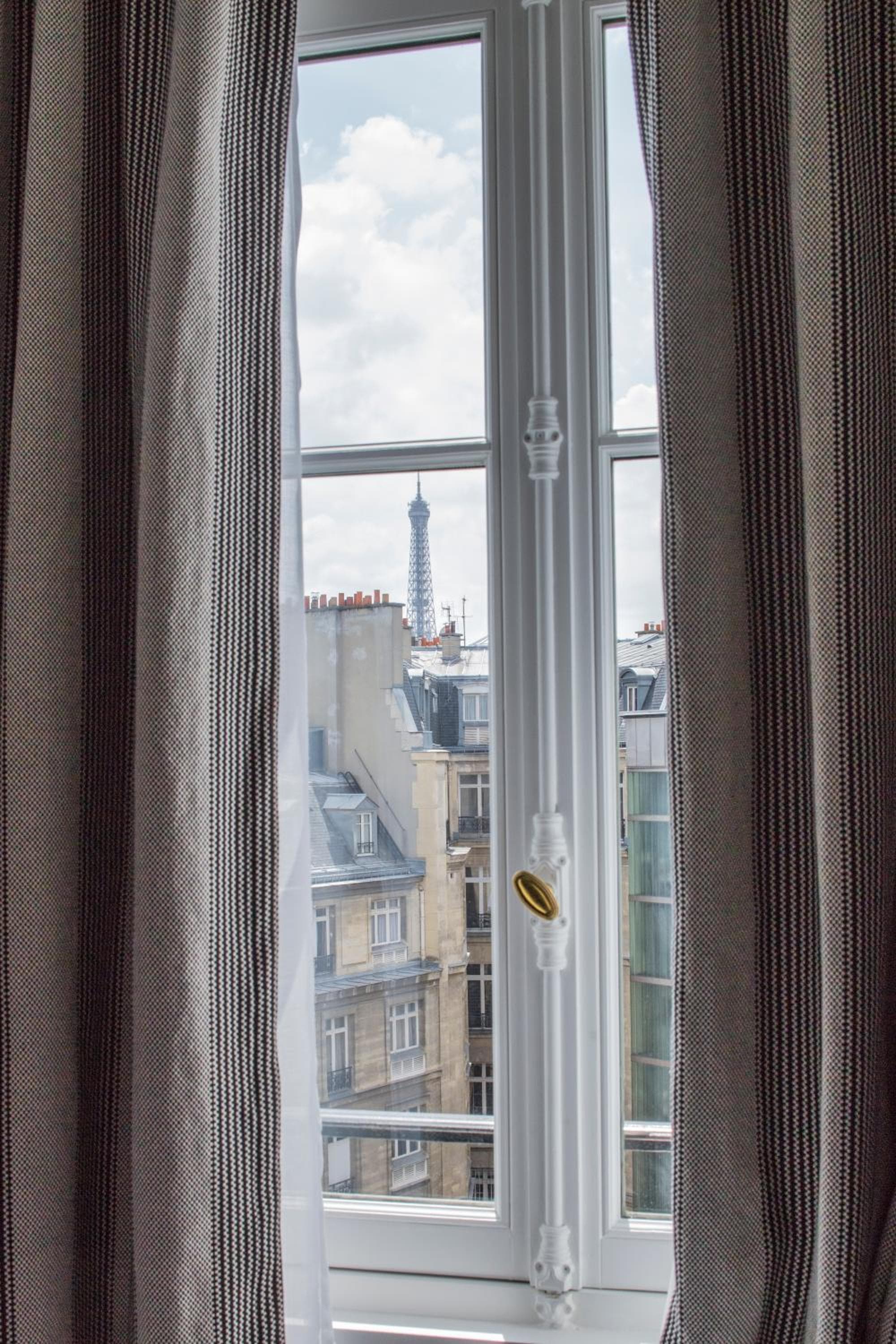 Hôtel Vernet Champs Elysées Paris — 21