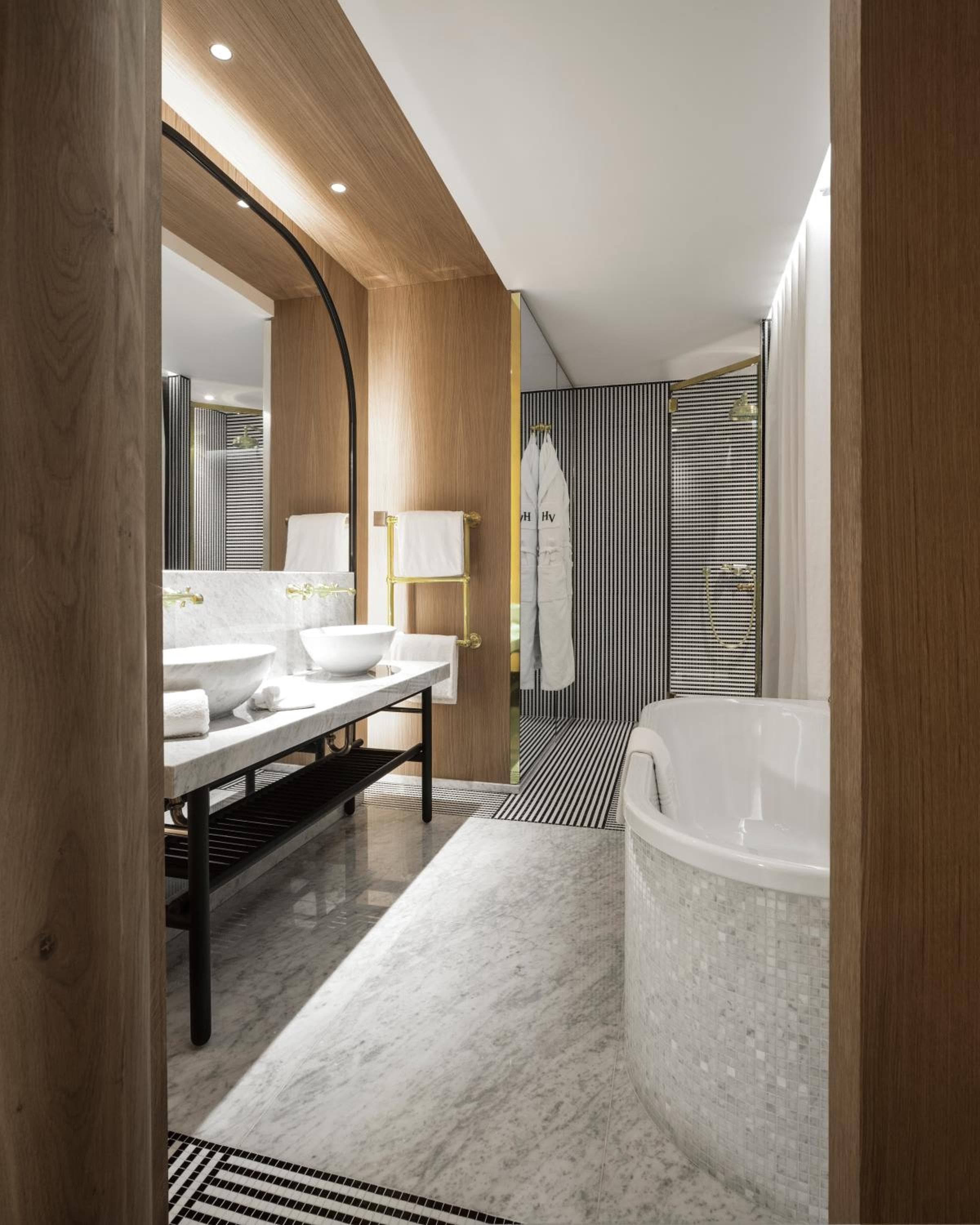 Hôtel Vernet Champs Elysées Paris — 7
