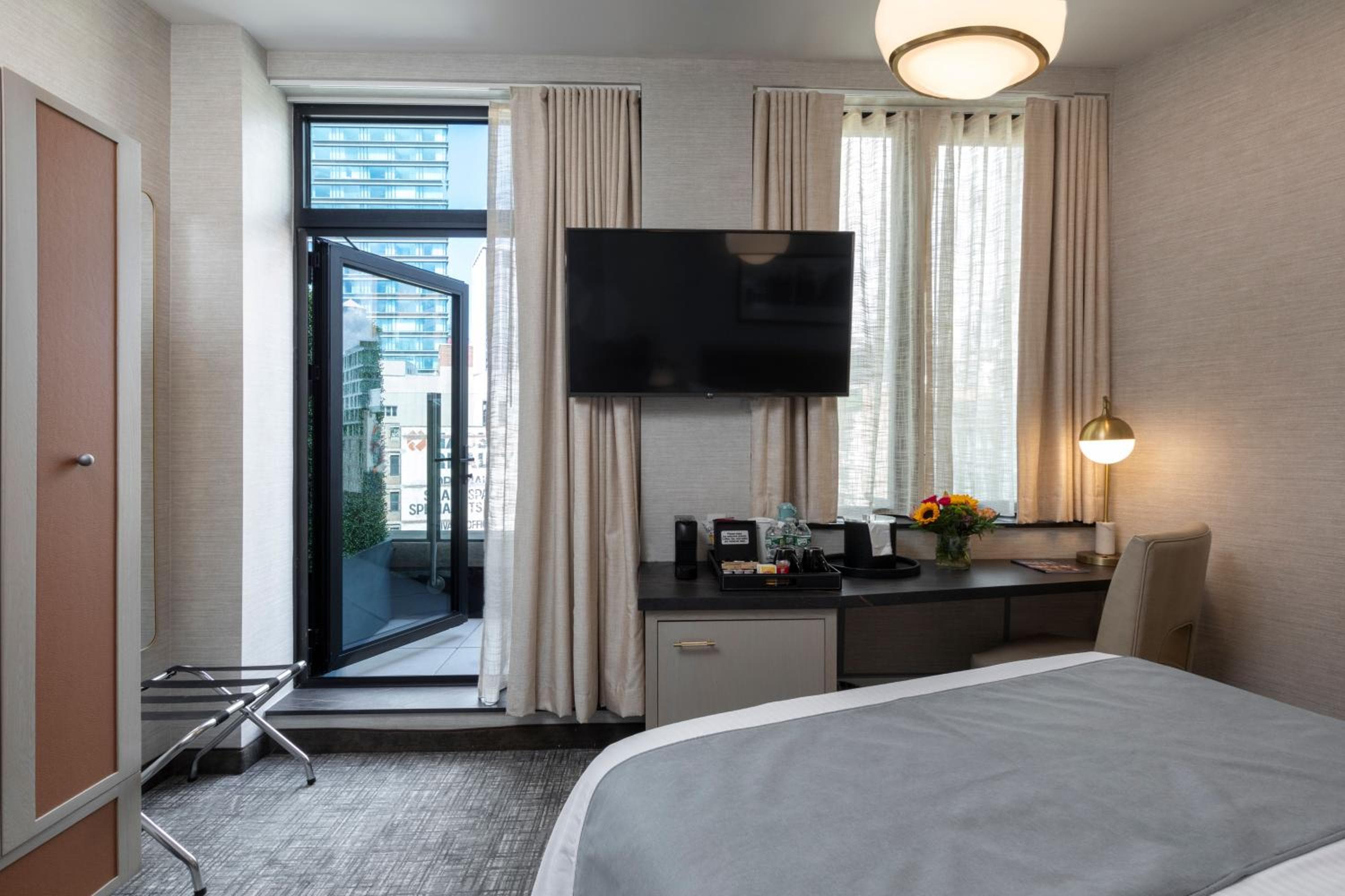 Broadway Plaza Hotel — 7