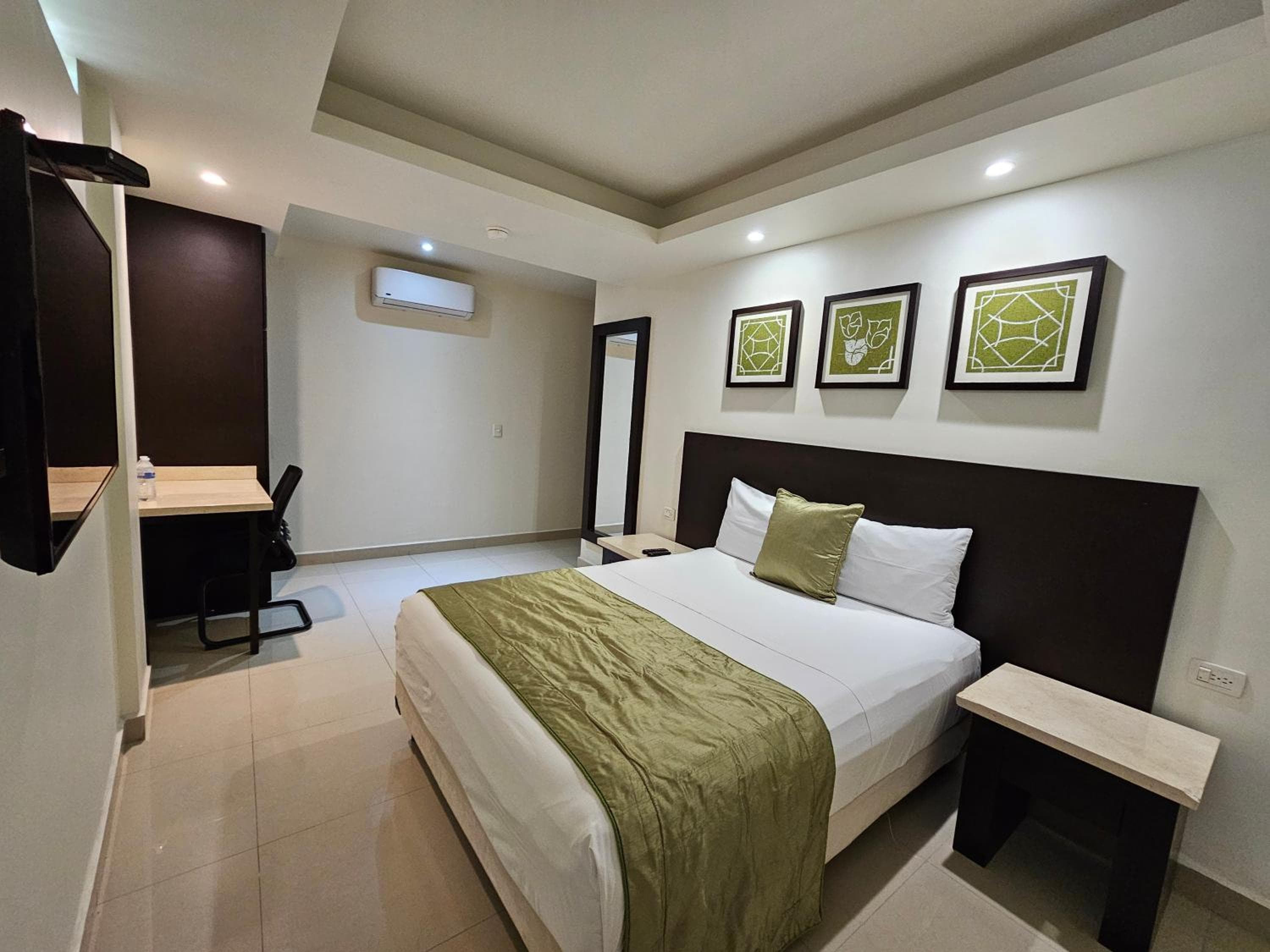 Hotel Maria Elena — 5