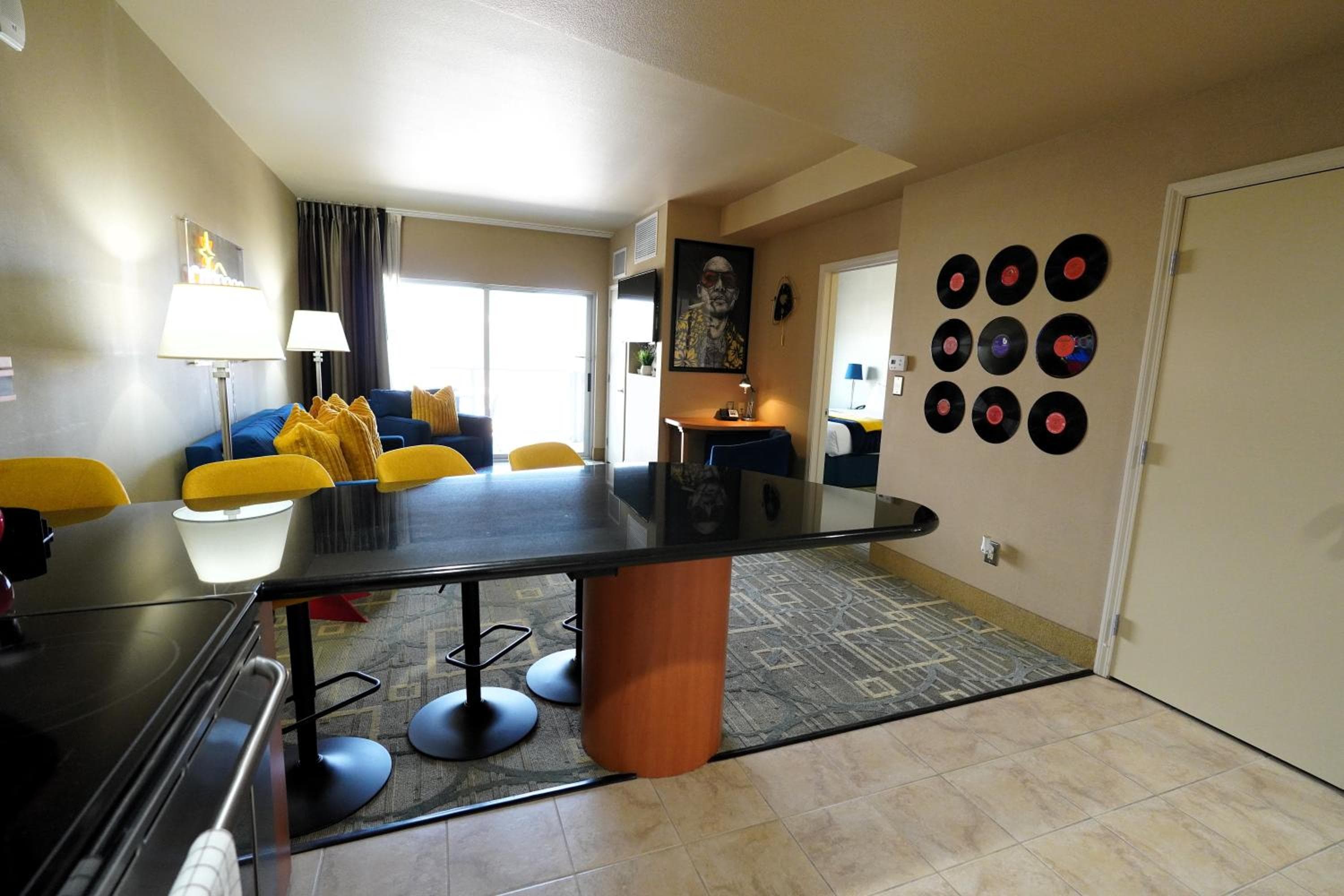 SPHERE IN 4K - Vintage Vegas Condo with Sphere and Strip Views! — 14