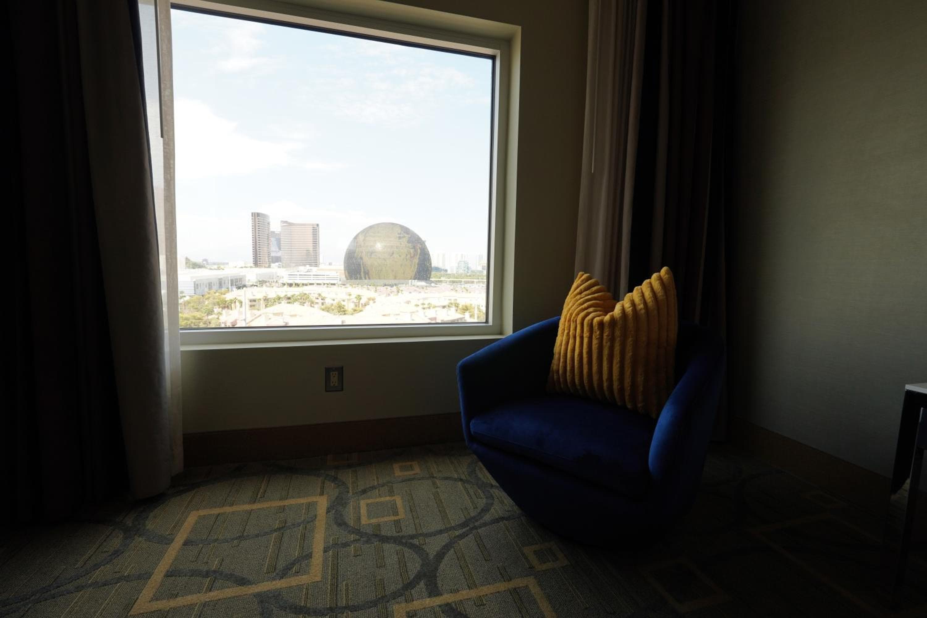 SPHERE IN 4K - Vintage Vegas Condo with Sphere and Strip Views! — 9