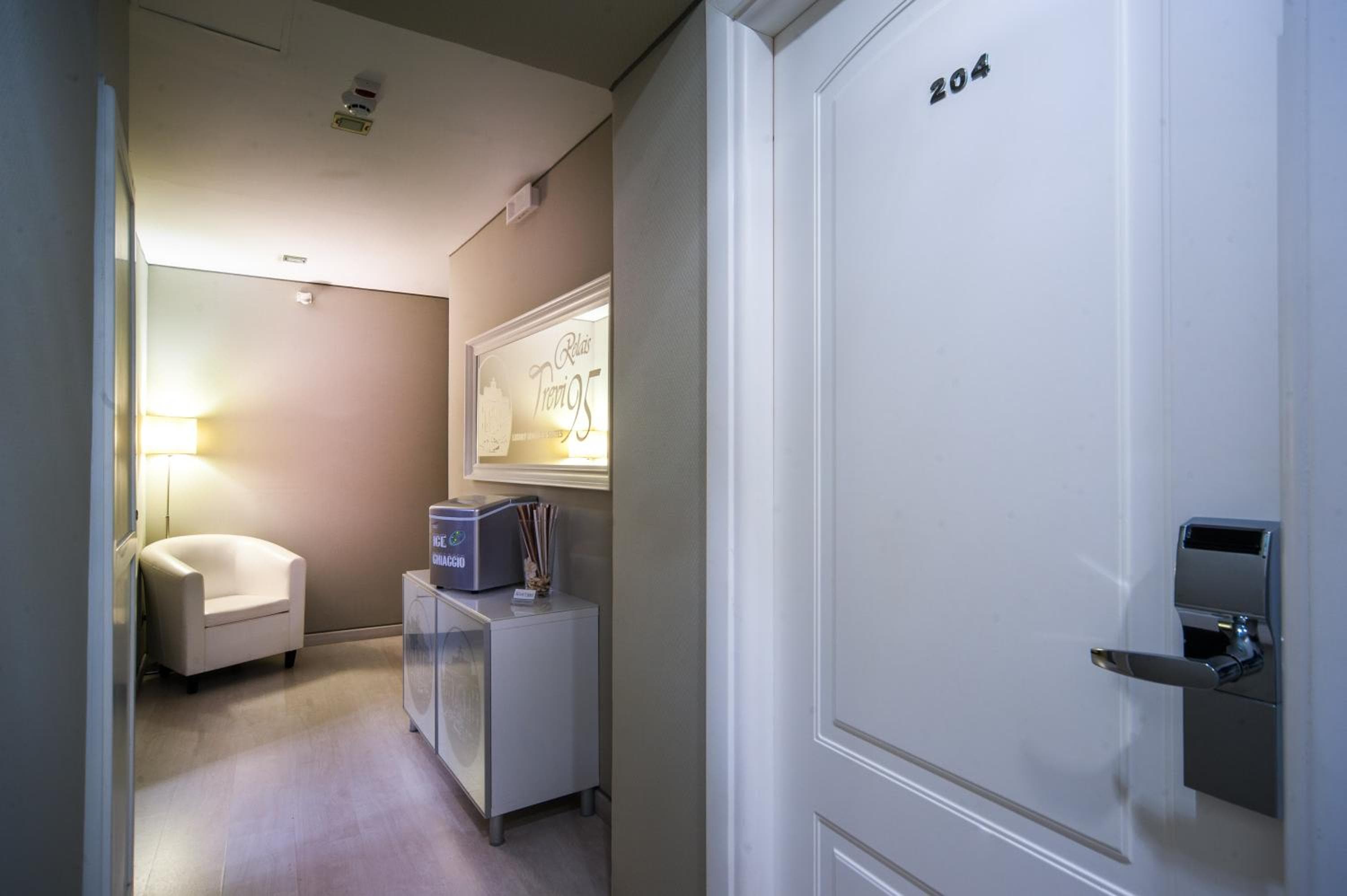 Relais Trevi 95 Boutique Hotel — 28