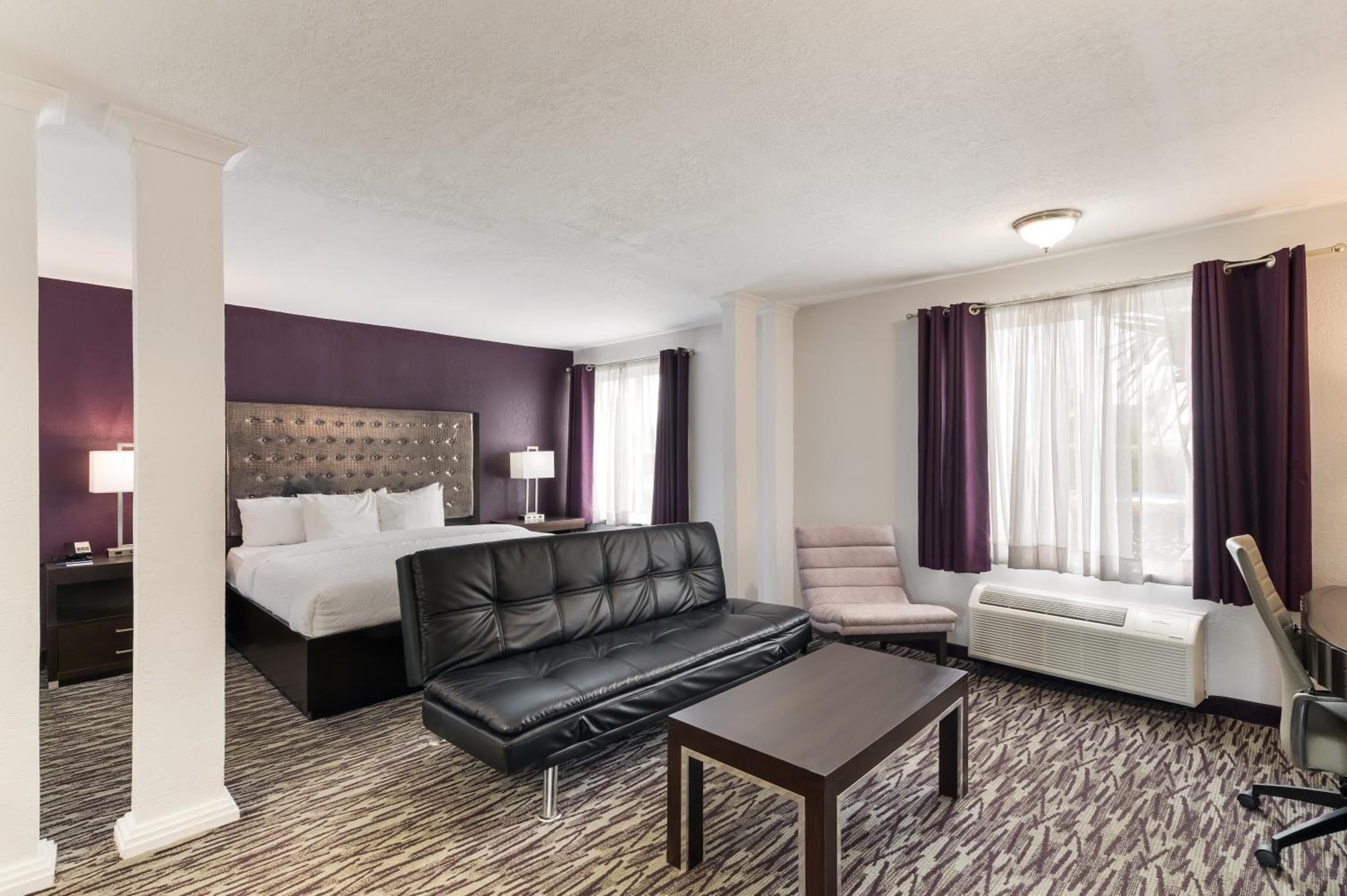 Clarion Inn & Suites Across From Universal Orlando Resort — 15