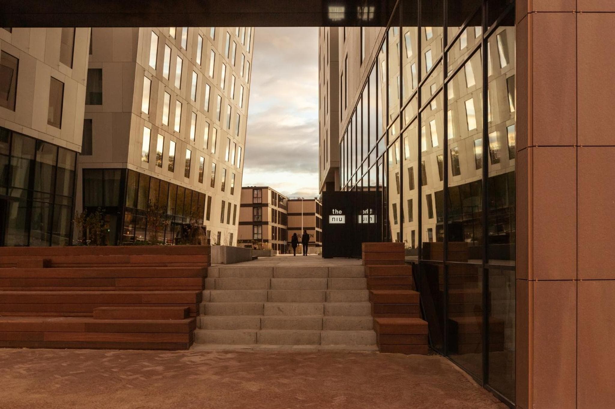 Holiday Inn - the niu, Fender Amsterdam — 4