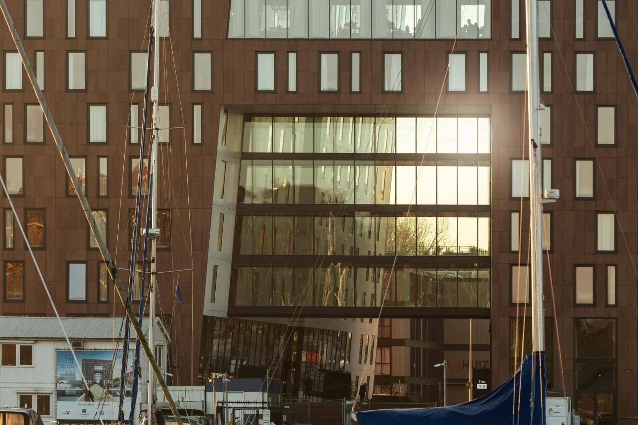 Holiday Inn - the niu, Fender Amsterdam — 25