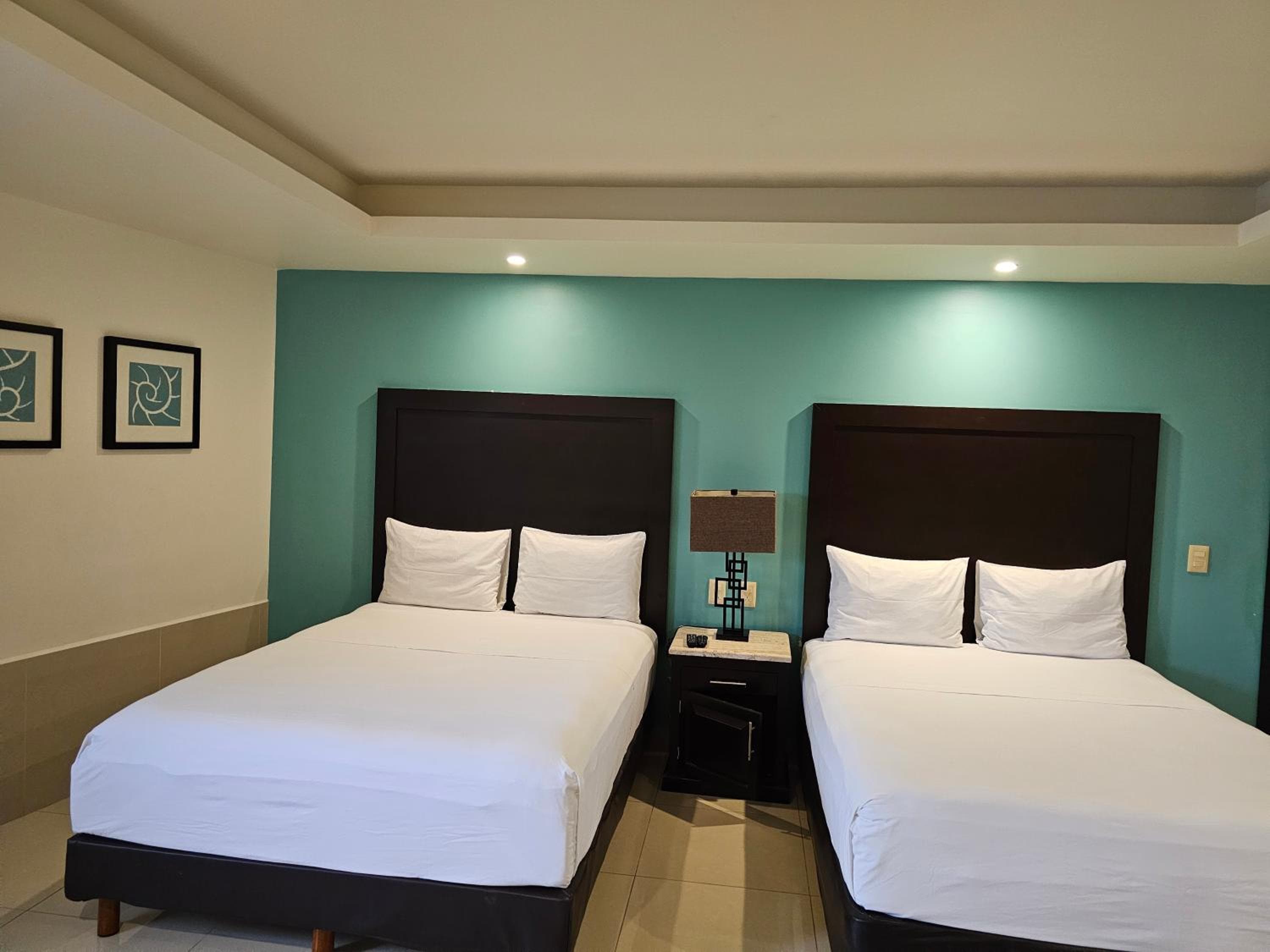 Hotel Maria Elena — 16