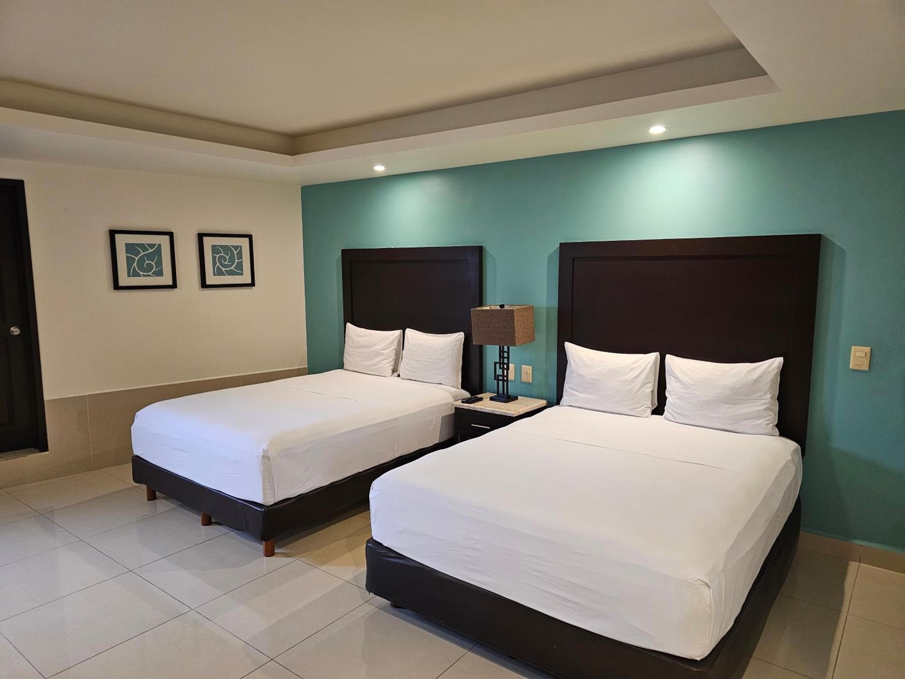 Hotel Maria Elena — 12