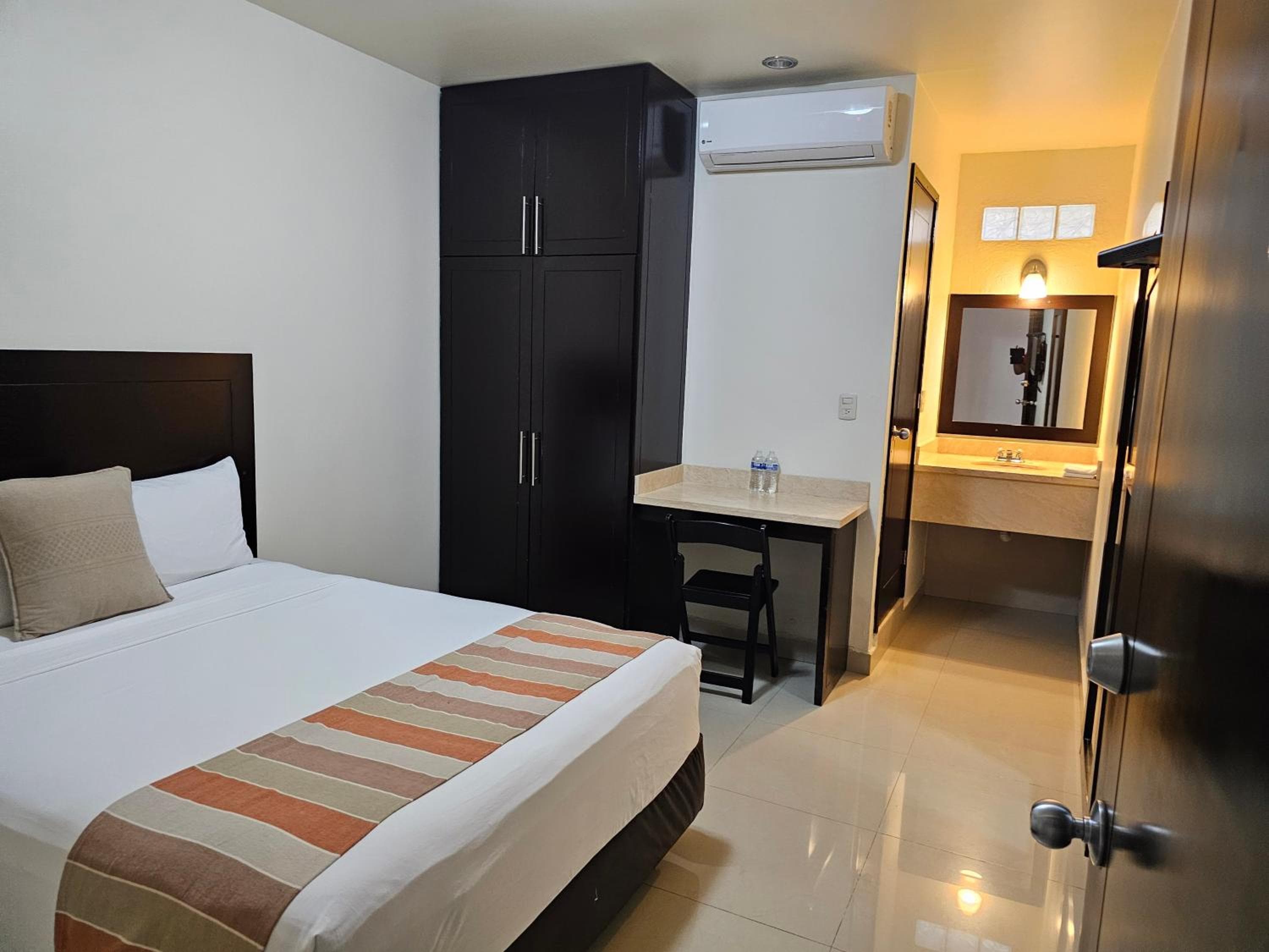 Hotel Maria Elena — 22
