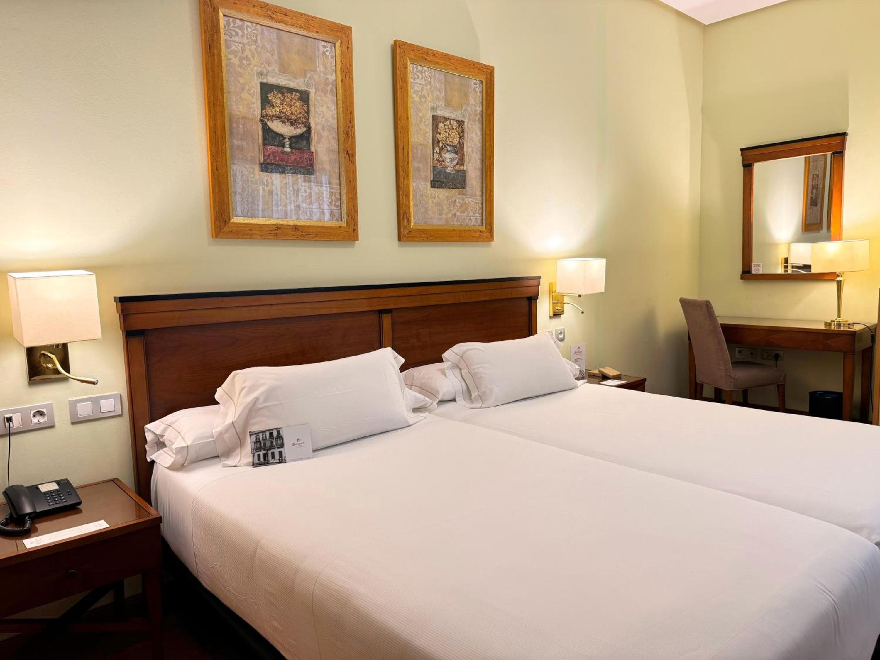 Hotel Bécquer — 28