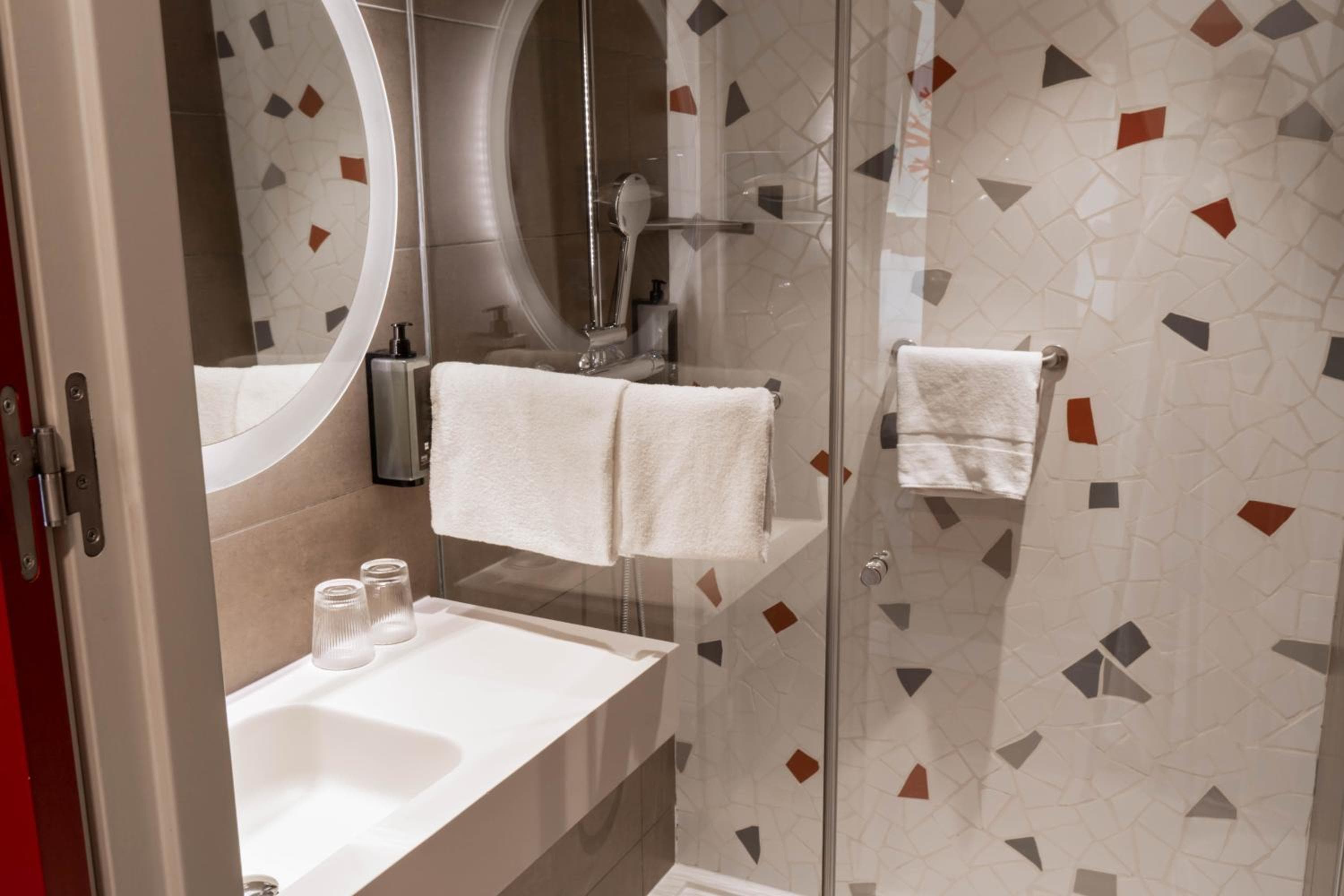 ibis Styles Barcelona City Bogatell — 9