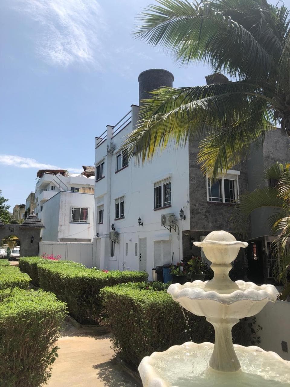Caribbean apartment in private area — 1