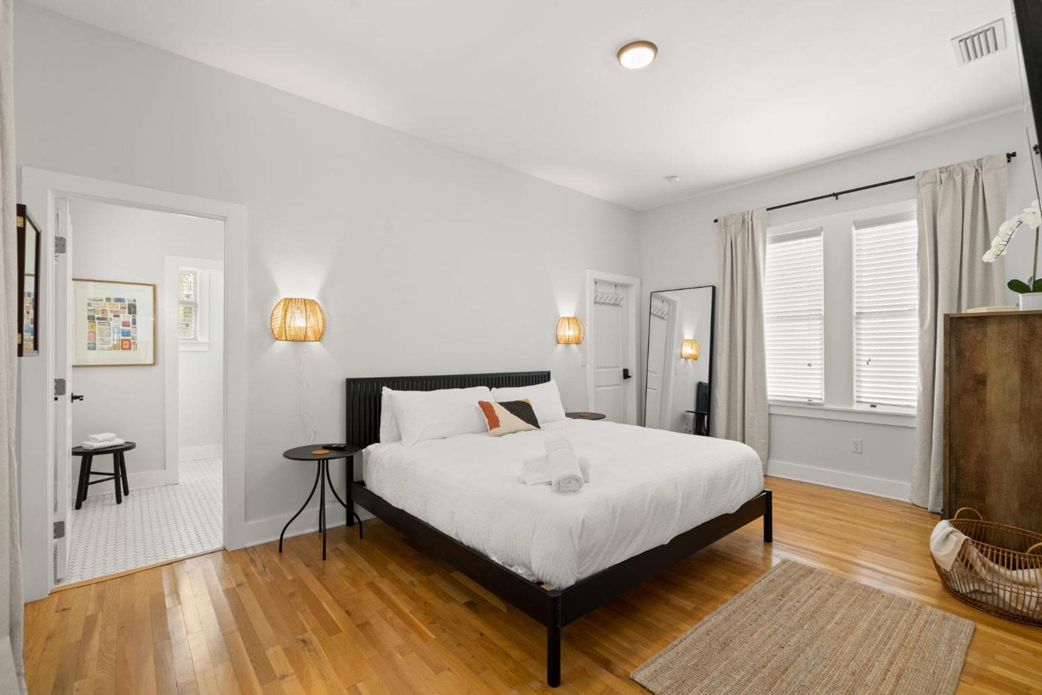 NEW! Casa Fuente - Historic "Shotgun Style" Ybor Bungalow, Steps to 7th Ave — 16