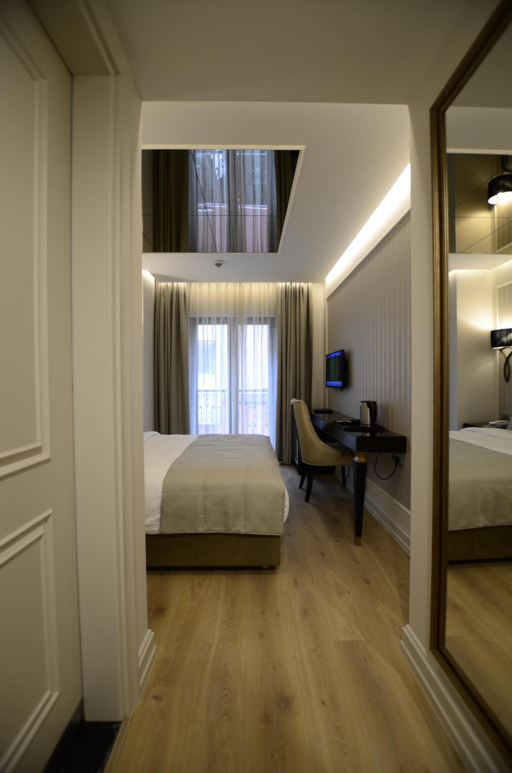 Le Petit Palace Hotel - Special Category — 5