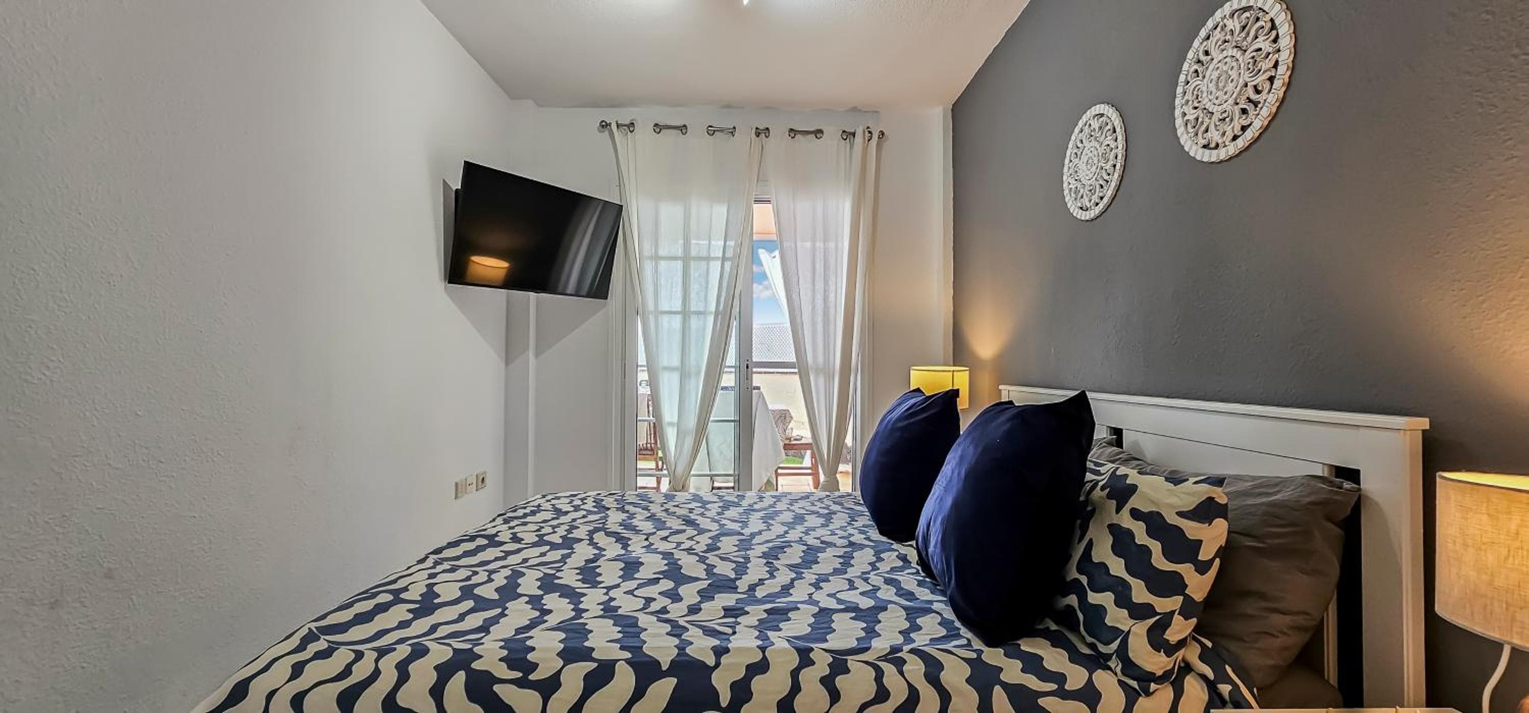 Sunny Garden 1 BR Apartment Arona — 5