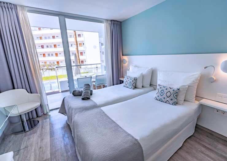 Coral Ocean View - Adults Only — 2