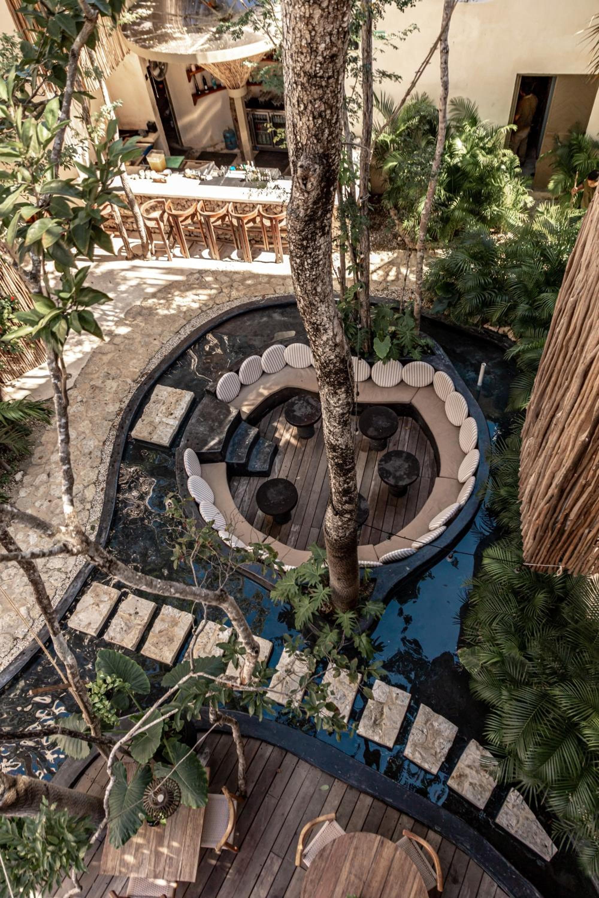 Taio Tulum — 4