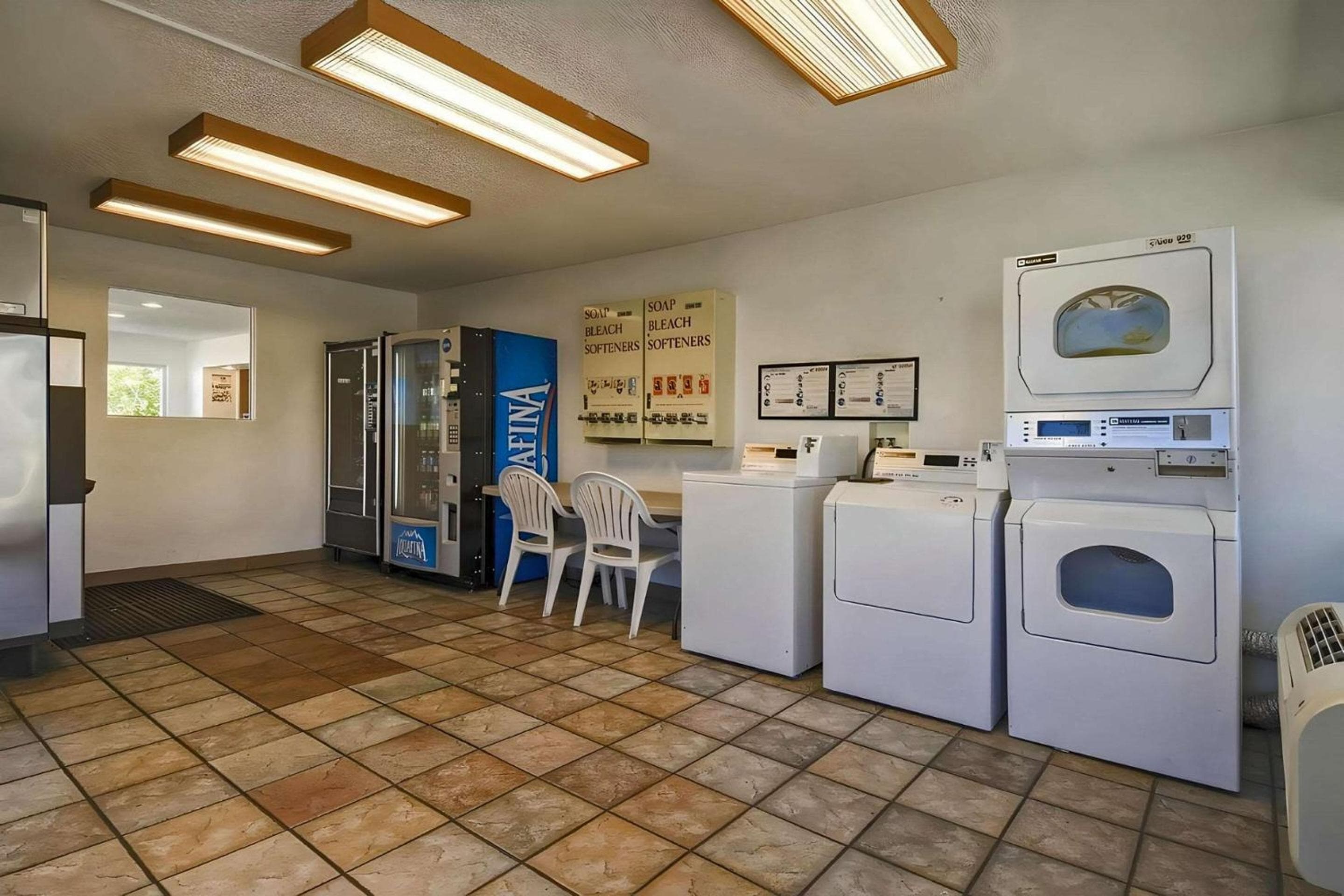 Motel 6 Las Vegas, NV – I-15 Stadium — 23