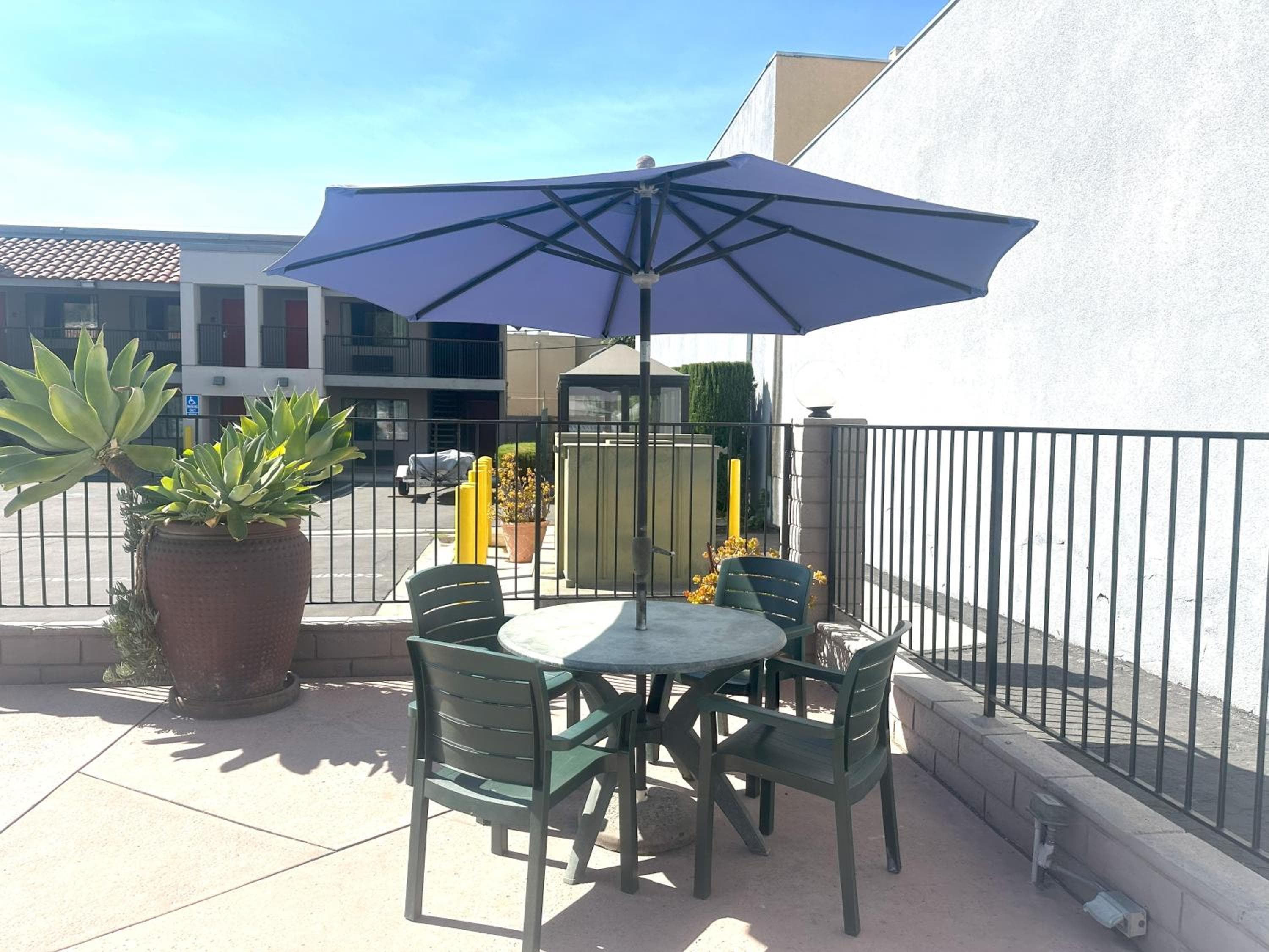 The Hills Inn Eagle Rock - Near Old Town Pasadena — 5
