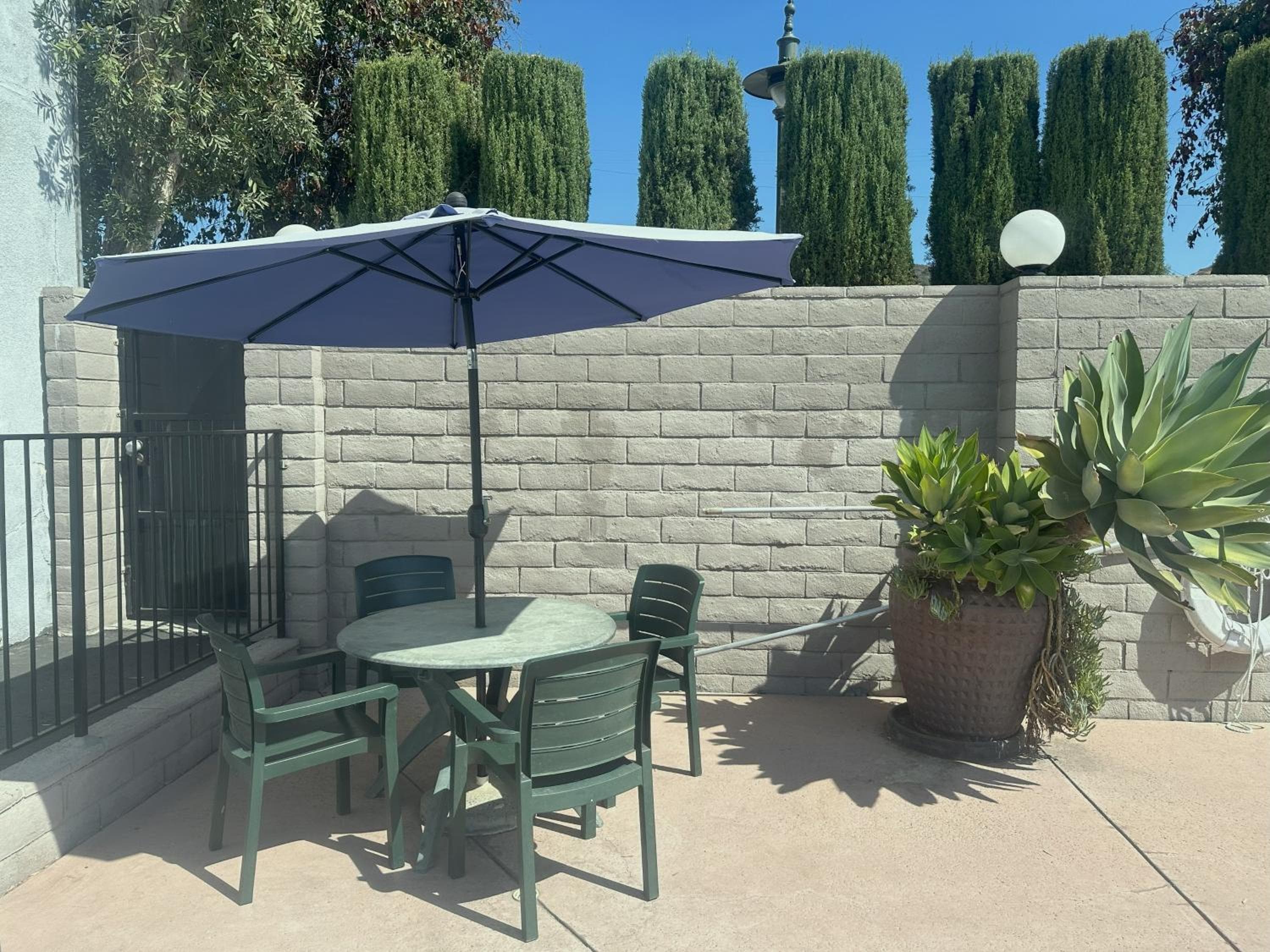 The Hills Inn Eagle Rock - Near Old Town Pasadena — 1