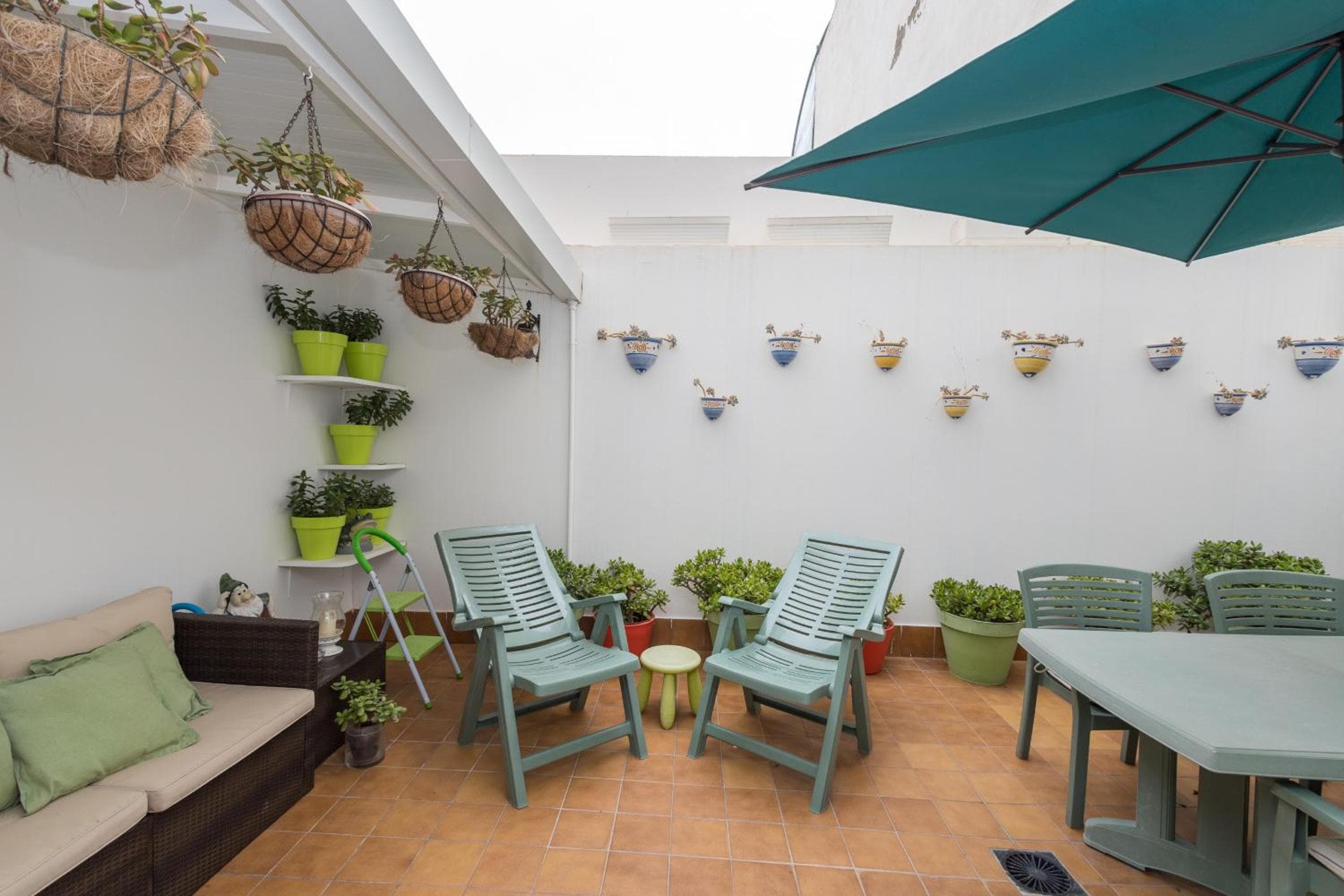 3BR Spacious Patio Home 2 Min to Beach - Parking — 1