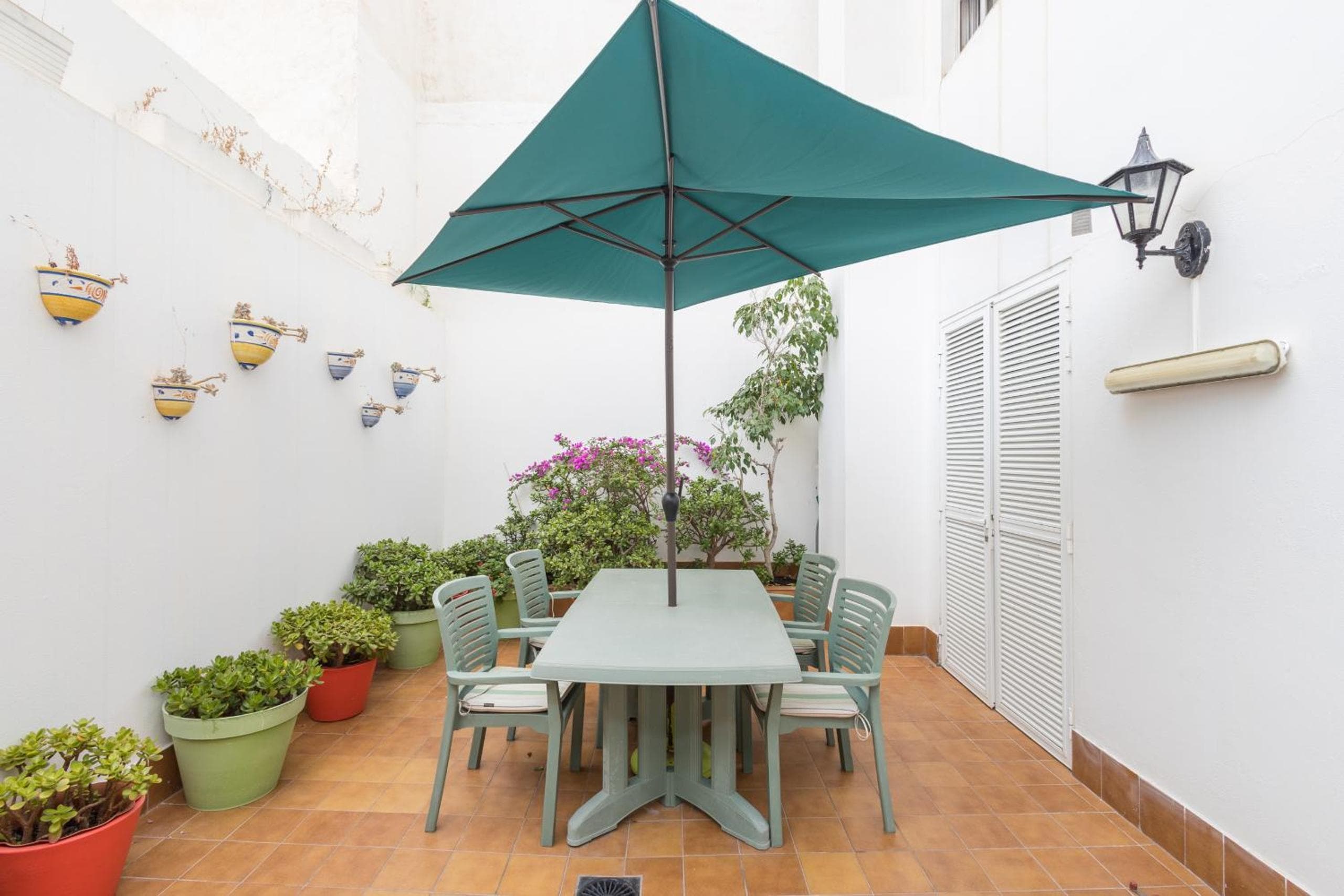 3BR Spacious Patio Home 2 Min to Beach - Parking — 4