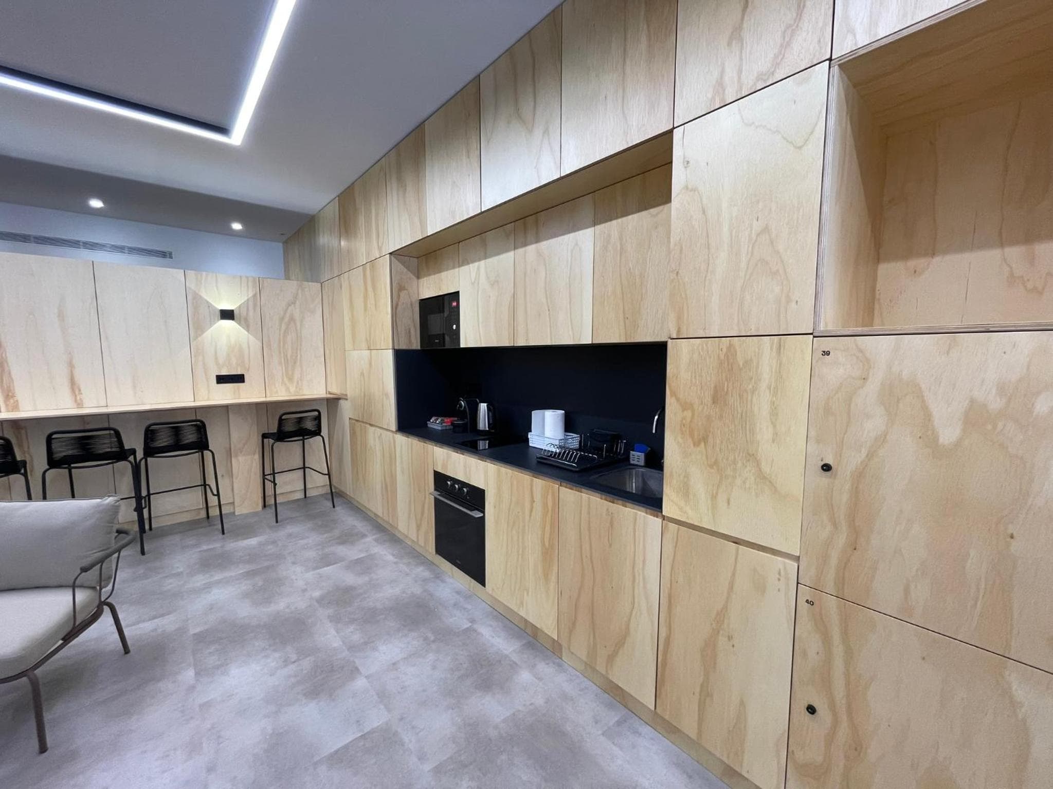 Urban Cube Hostel Sevilla — 16