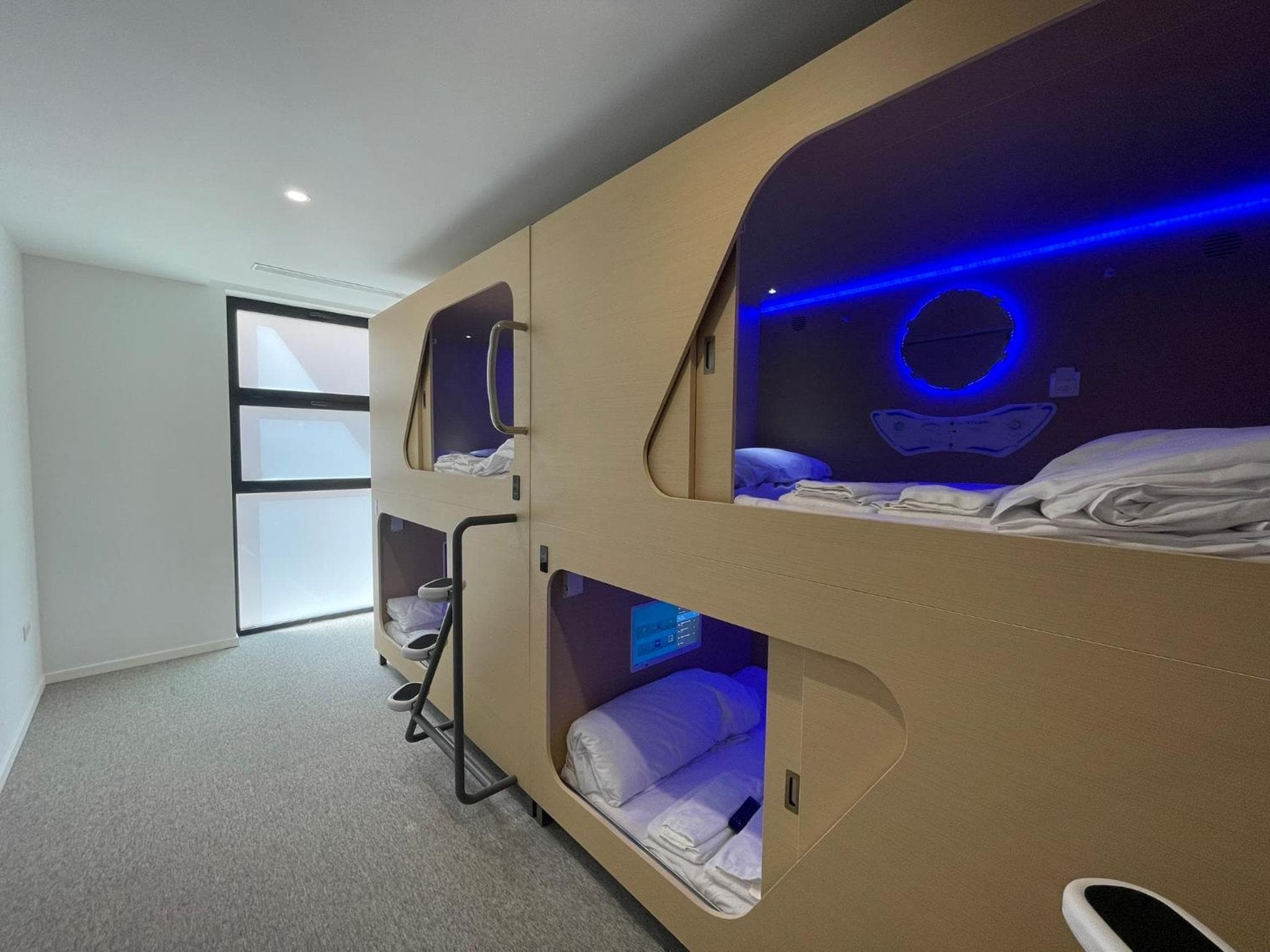 Urban Cube Hostel Sevilla — 2