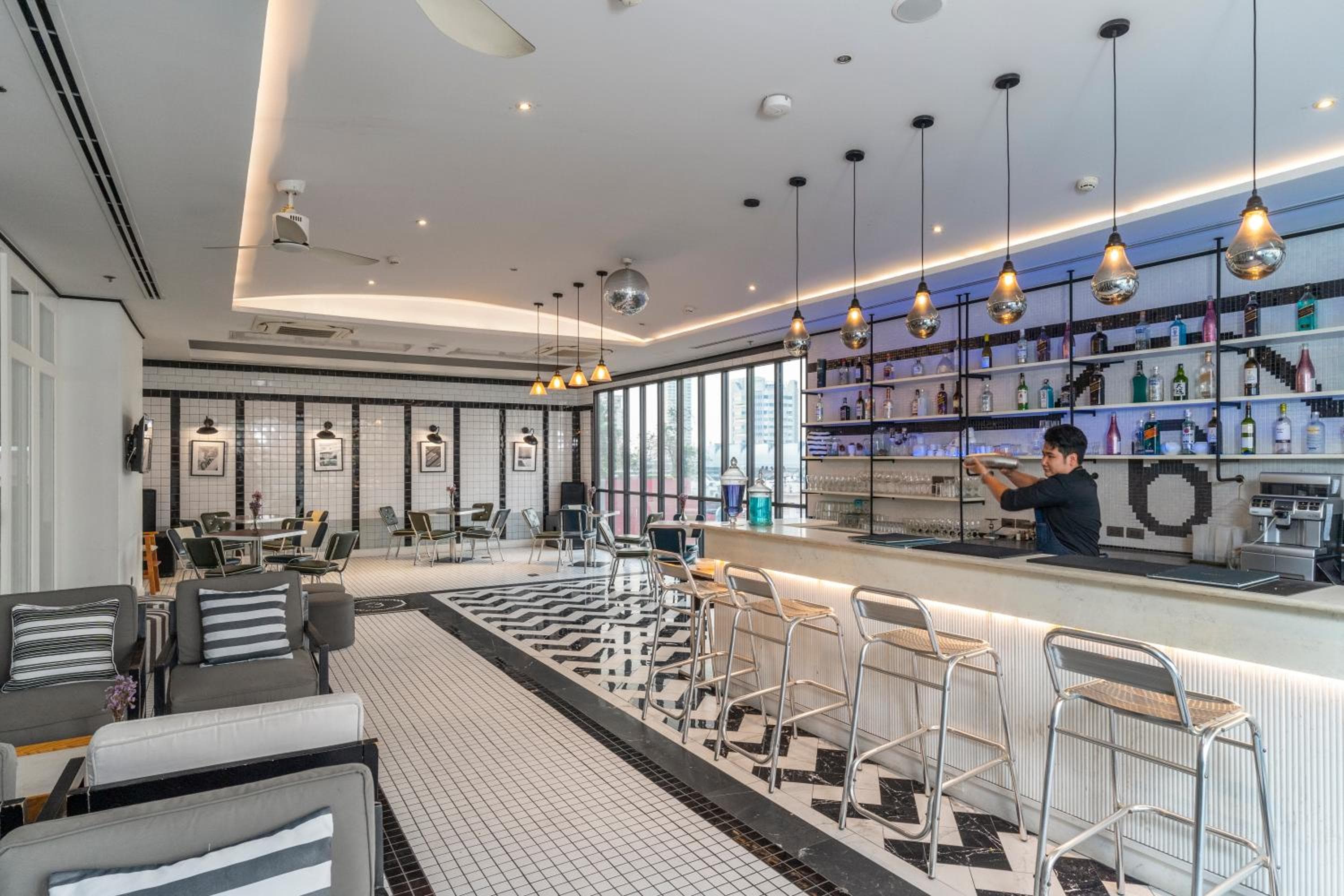 Vince Hotel Pratunam — 9