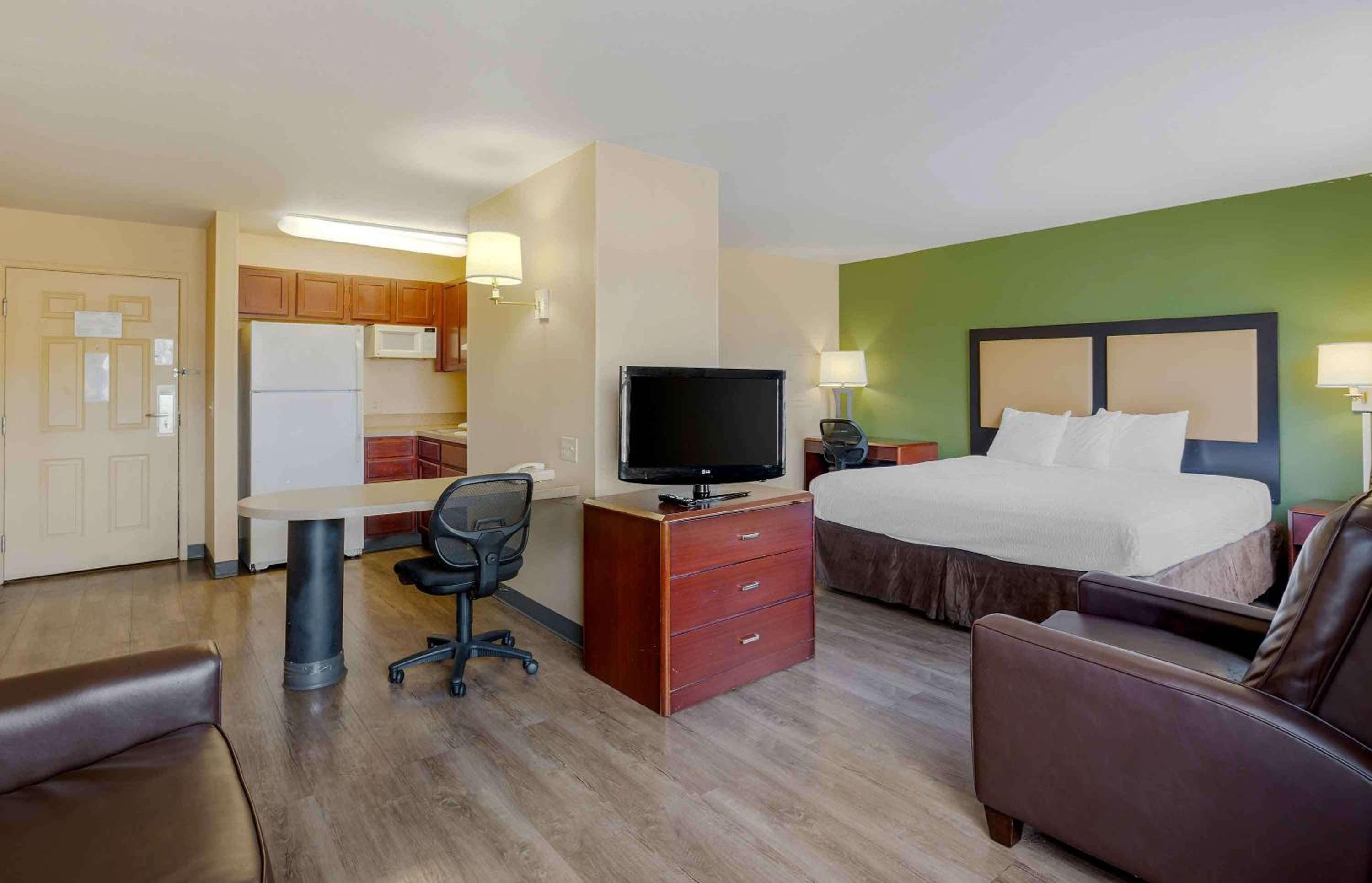 MainStay Suites Las Vegas Flamingo — 15