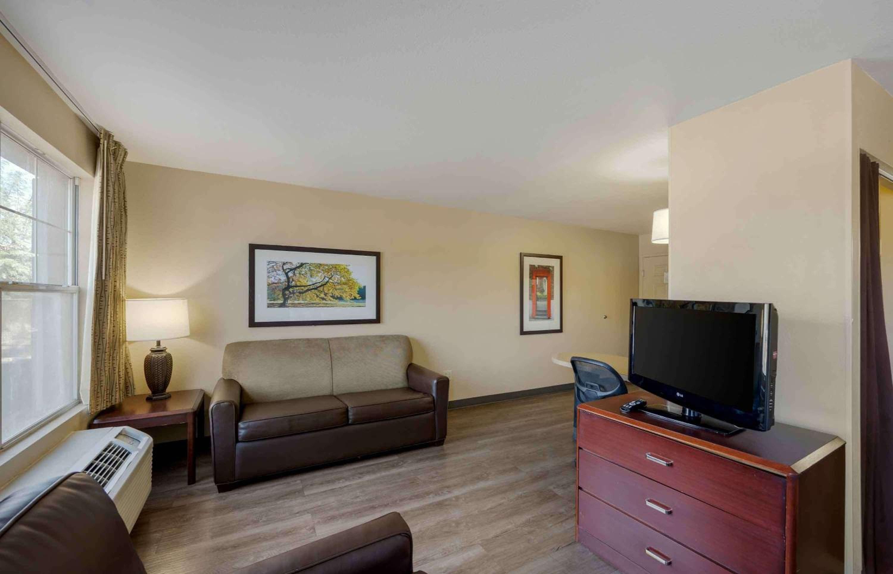 MainStay Suites Las Vegas Flamingo — 17