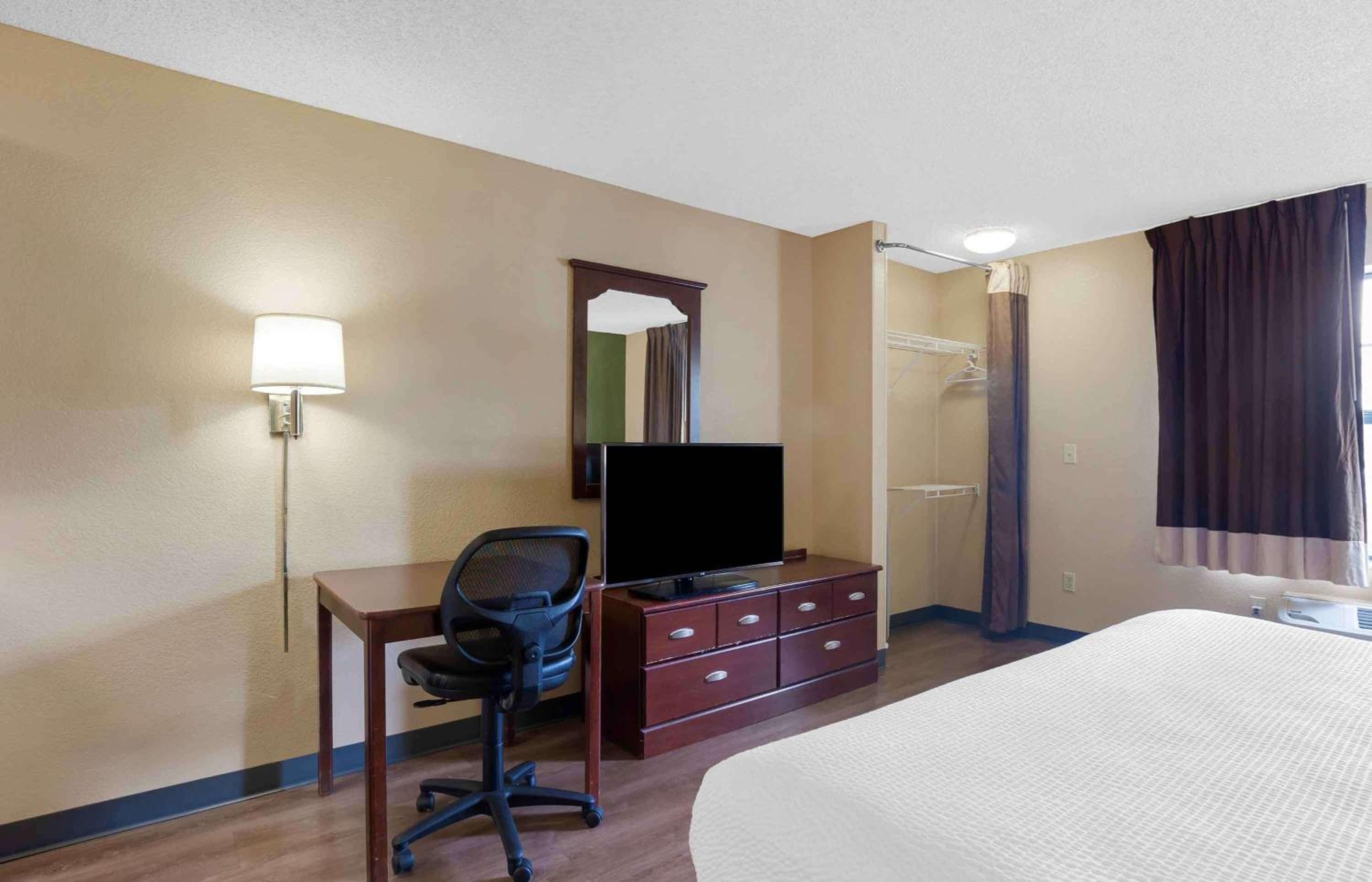 MainStay Suites Las Vegas Flamingo — 21