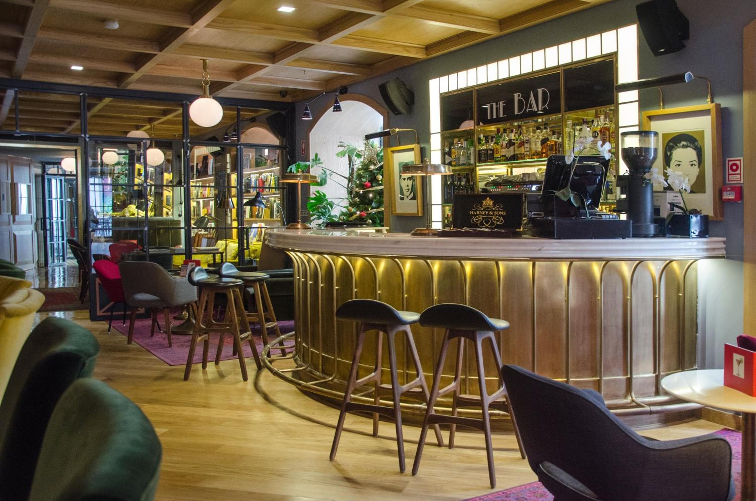 Browns Hotel Centrale — 4