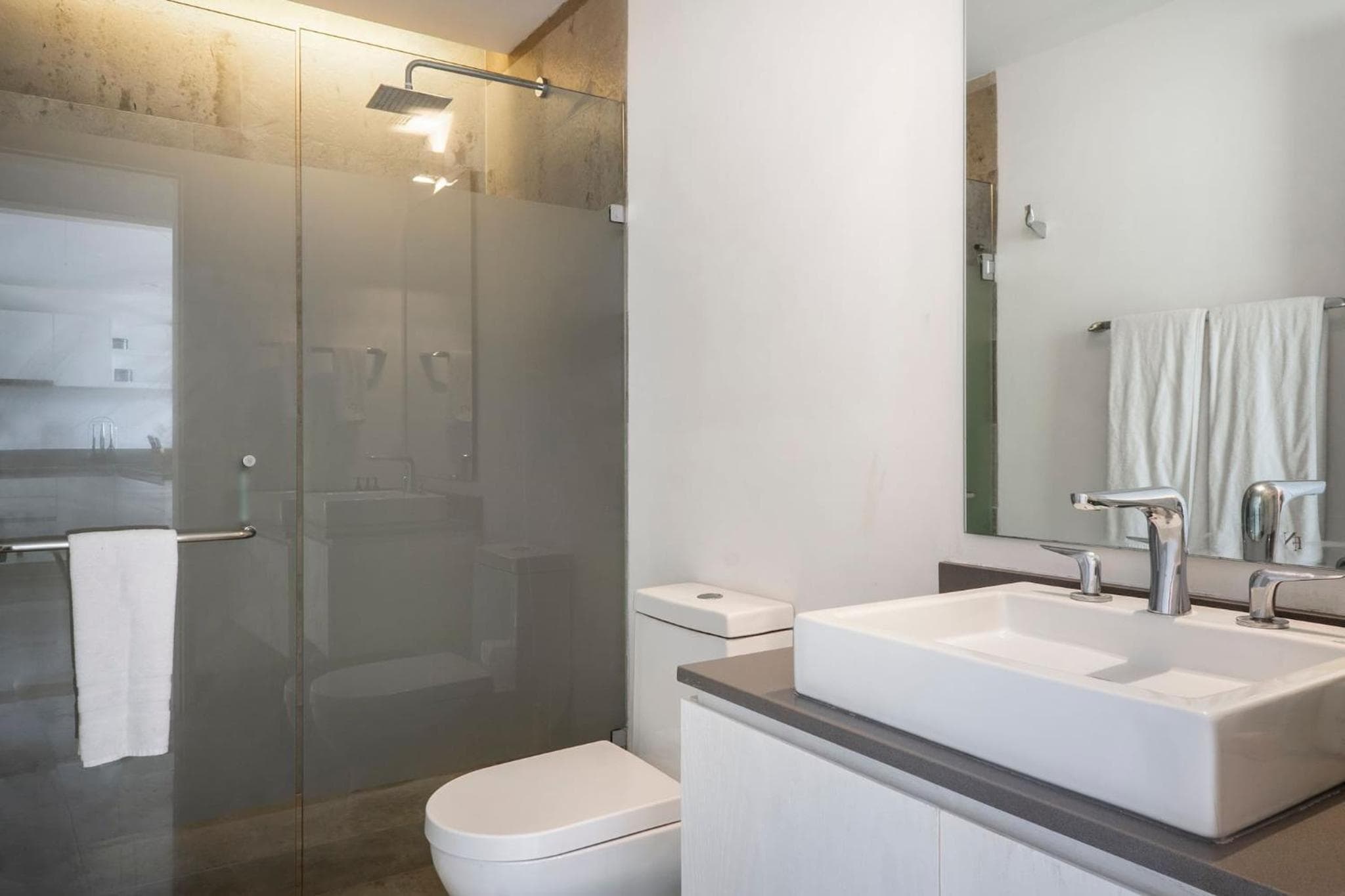Oceana Luxury Apartment Walk to Beach and Day Club — 17