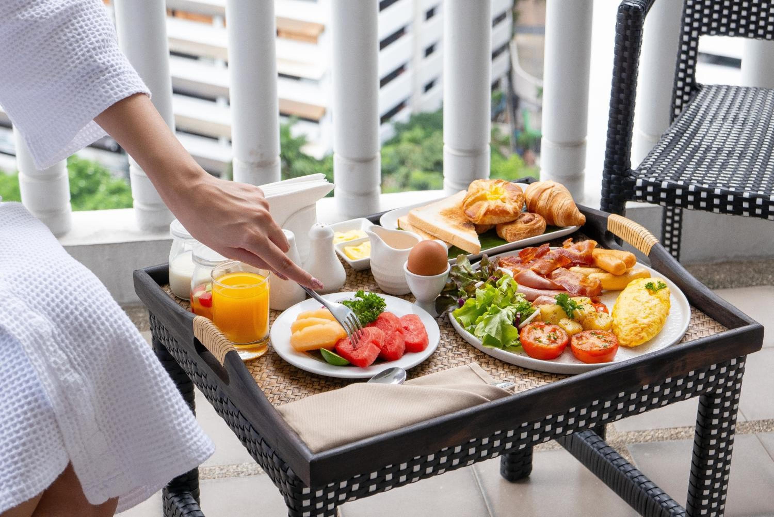 PARKROYAL Suites Bangkok - Certificato SHA Plus — 15