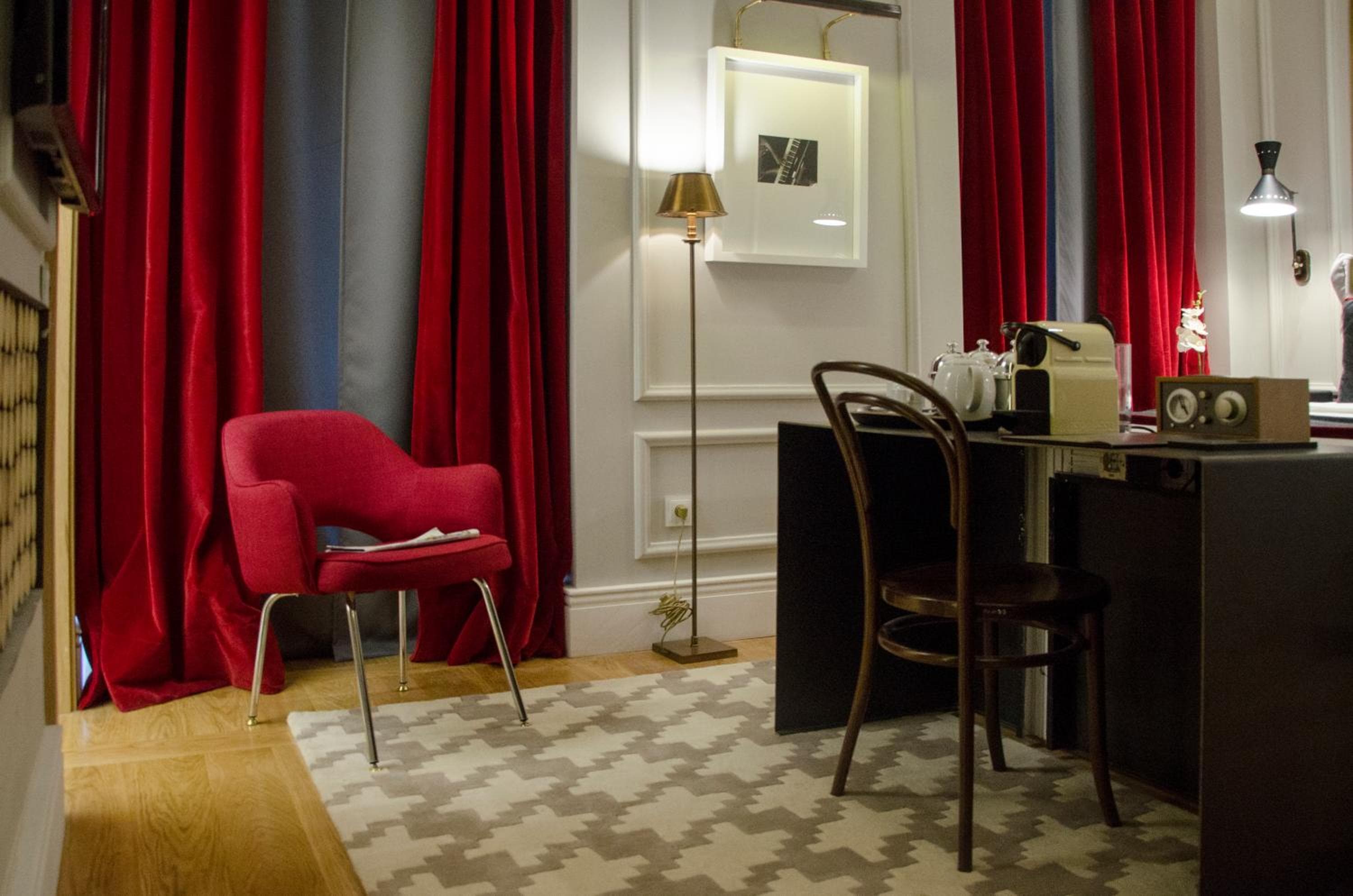 Browns Hotel Centrale — 26