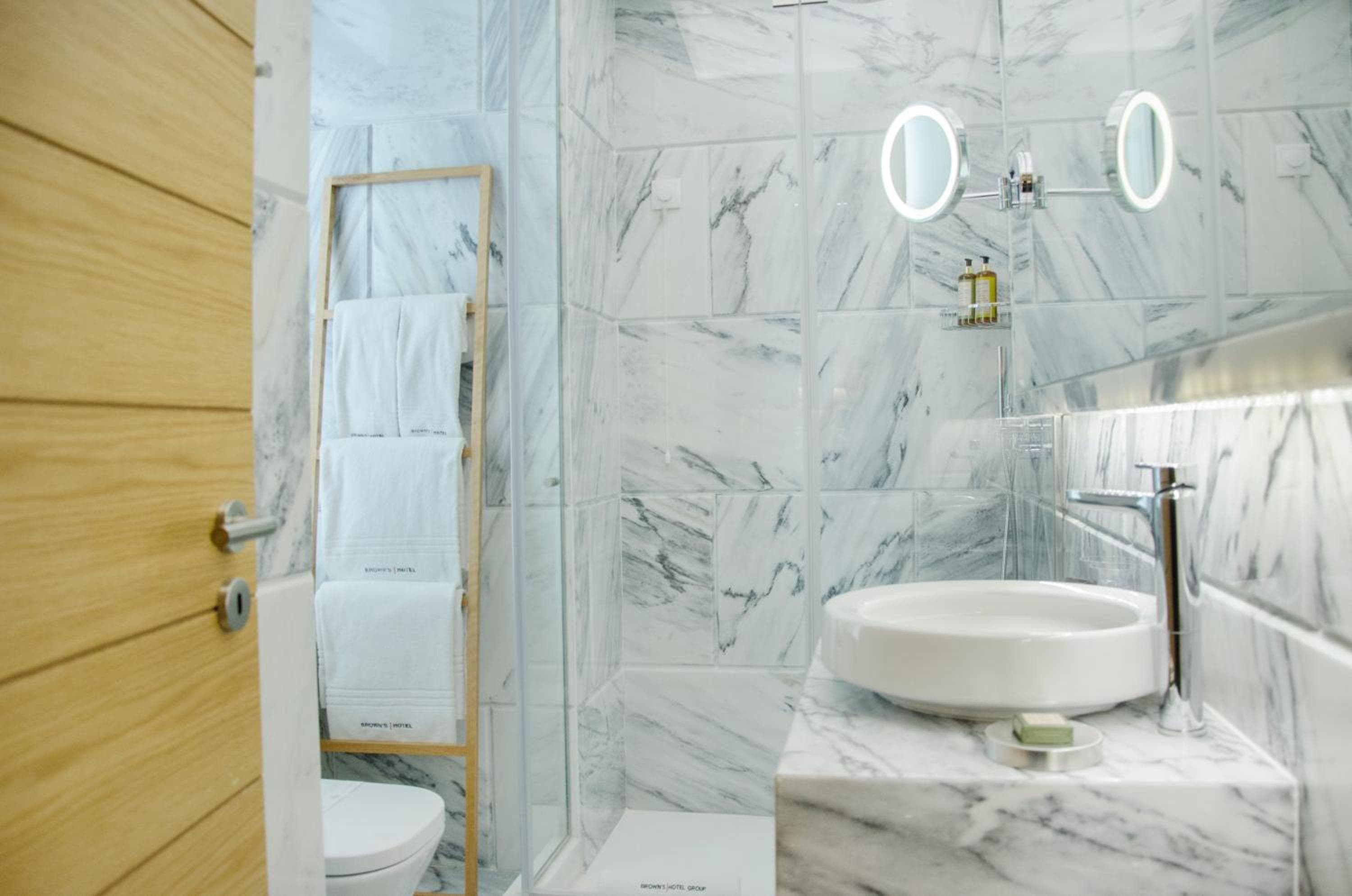 Browns Hotel Centrale — 16