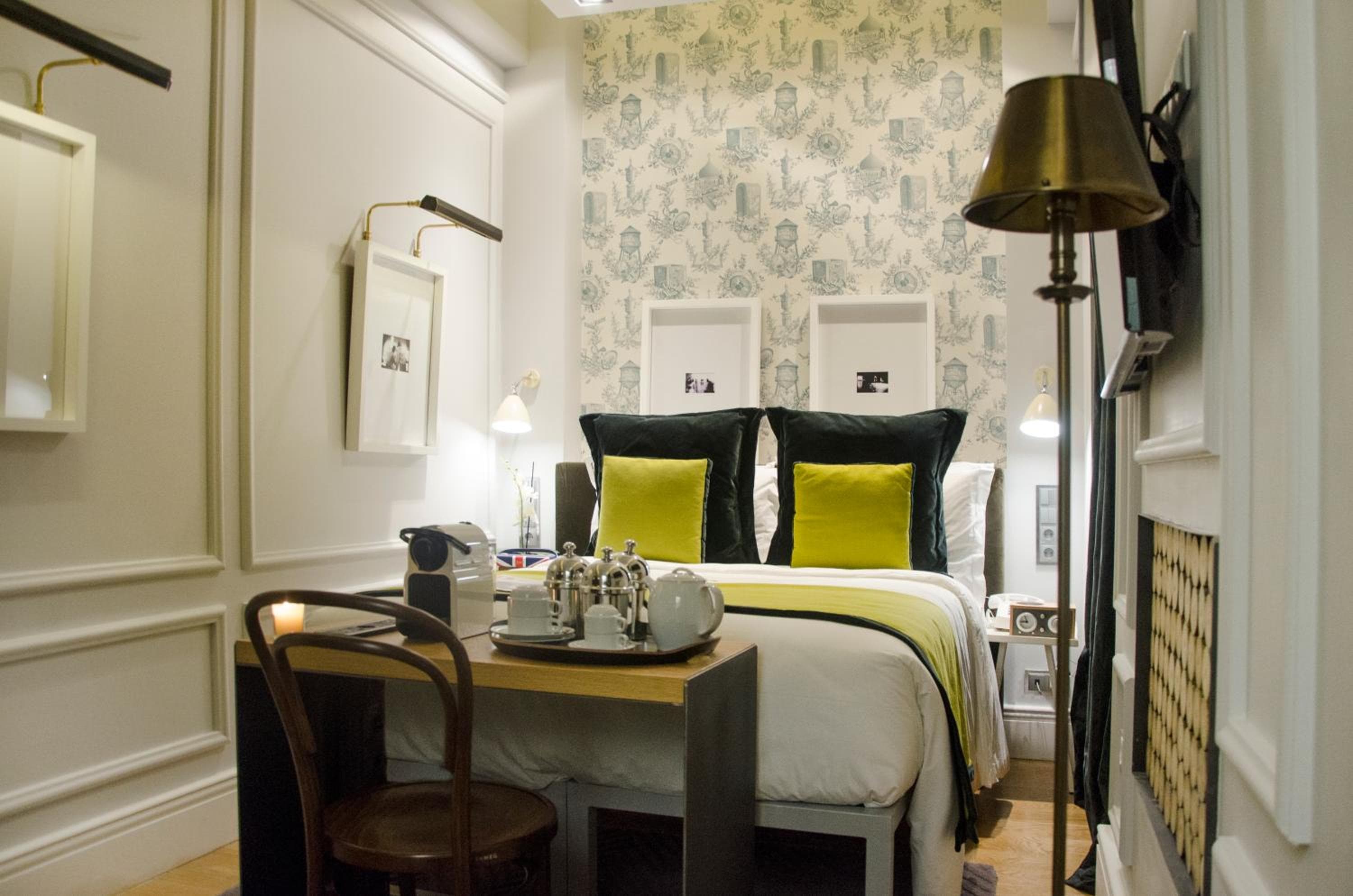 Browns Hotel Centrale — 25